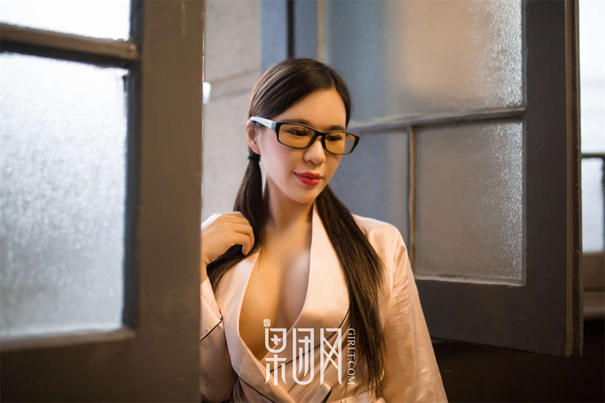 Girlt果团网 NO.112 王紫-日更街拍