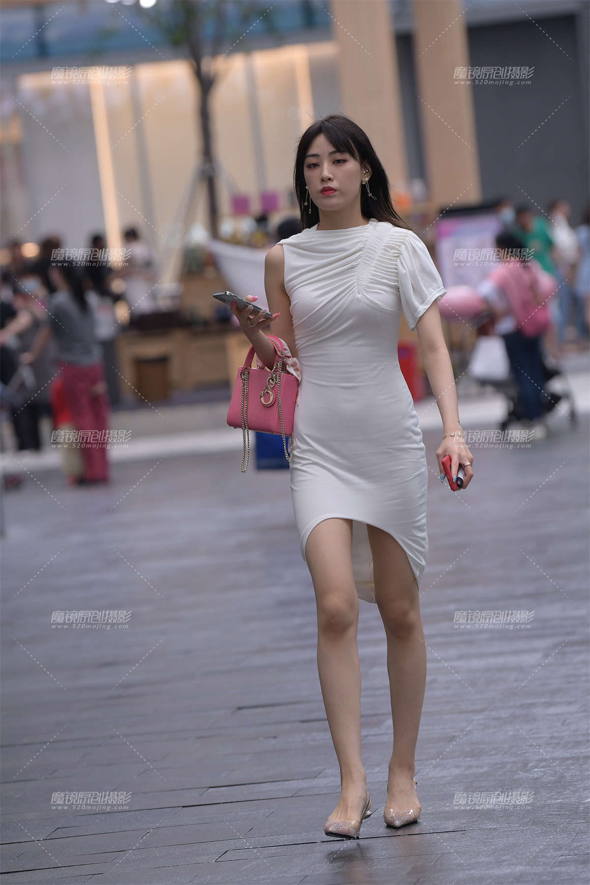 性感贴身裙小姐姐-日更街拍