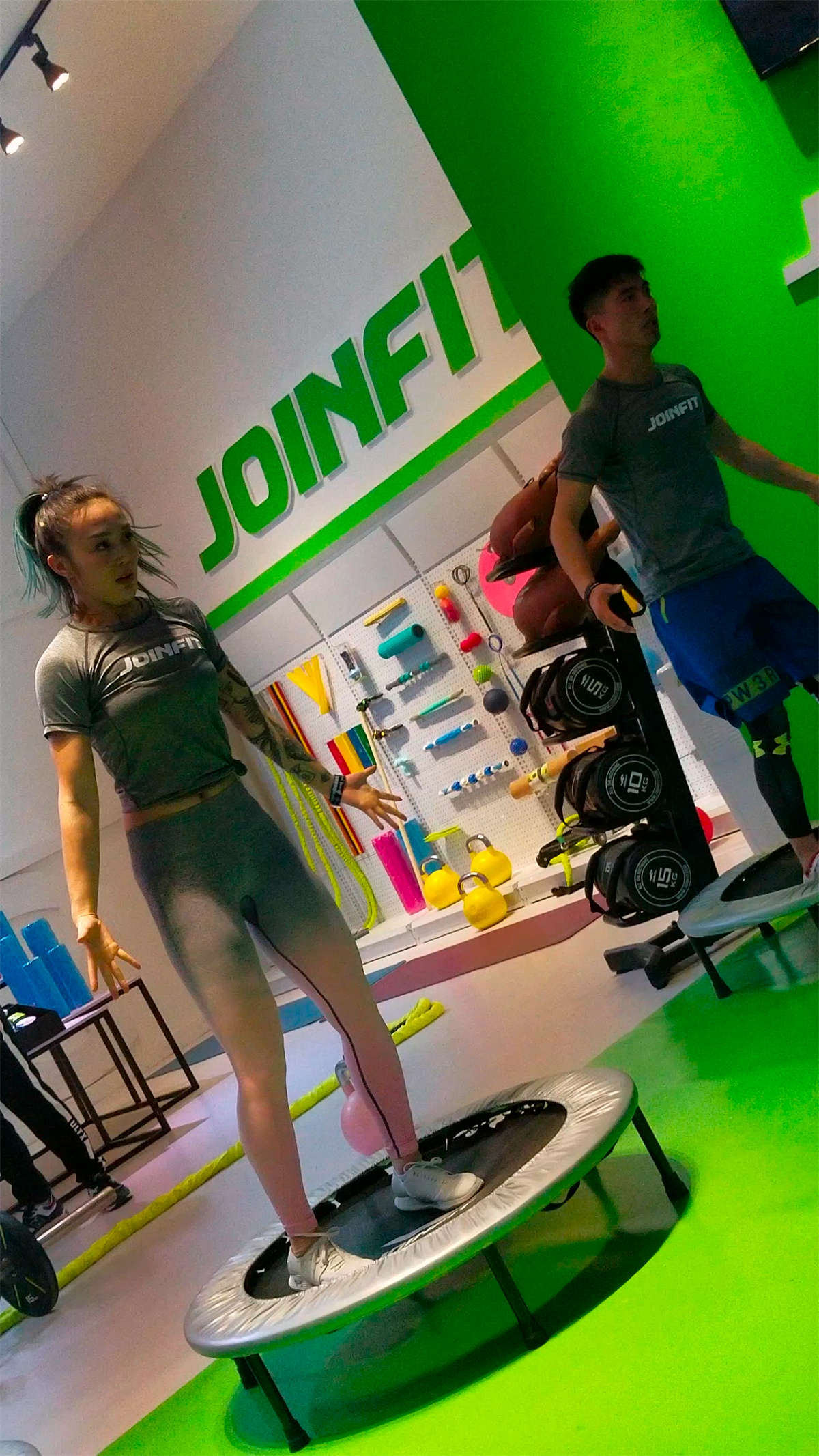 图片[2]-弹力裤好身材运动美女-日更街拍