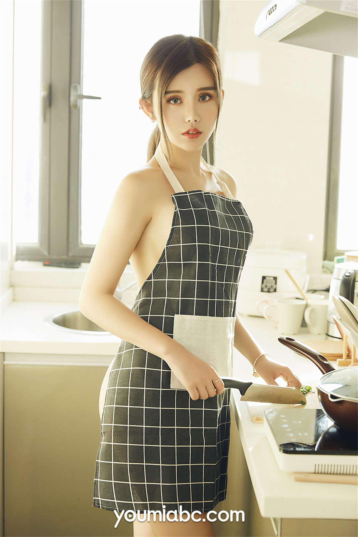 YouMi尤蜜 2018.10.05 真空厨娘 卓娅祺-日更街拍