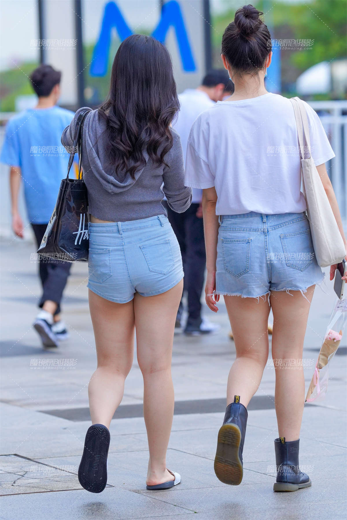 图片[2]-【凯恩赛贴】肉肉的热裤小妹-日更街拍