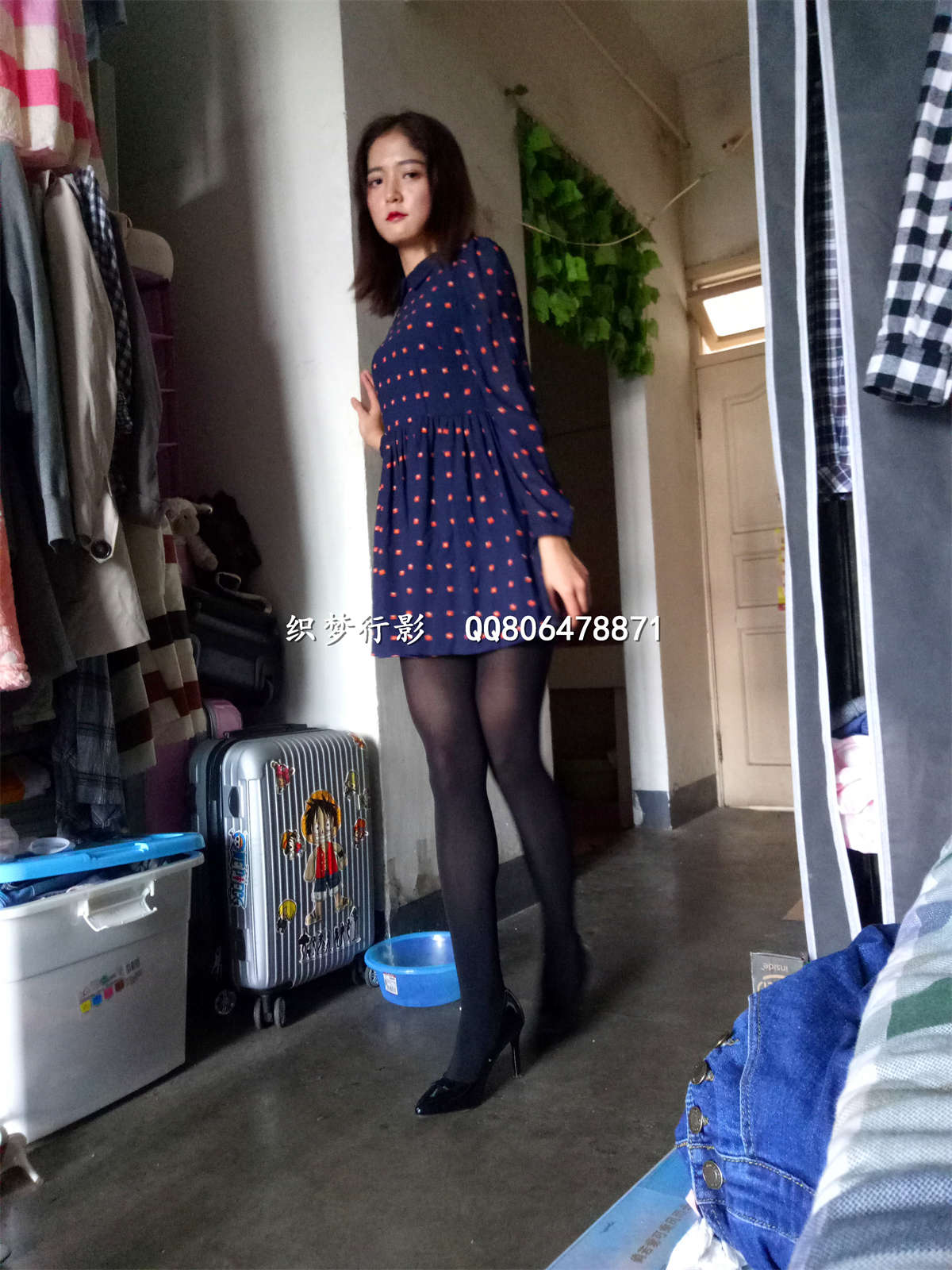 图片[2]-织梦行影摄影作品 第004期 宿舍黑丝高跟-日更街拍