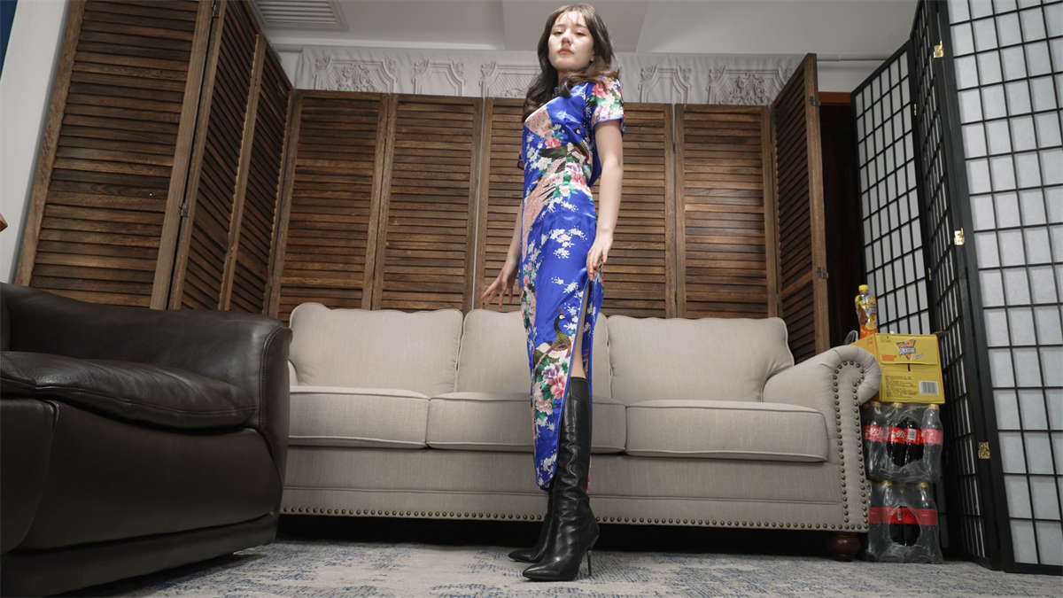 Sexy Asian Girls Feet Vol.102 美女Lizi展示性感的肉色丝袜脚丫-日更街拍