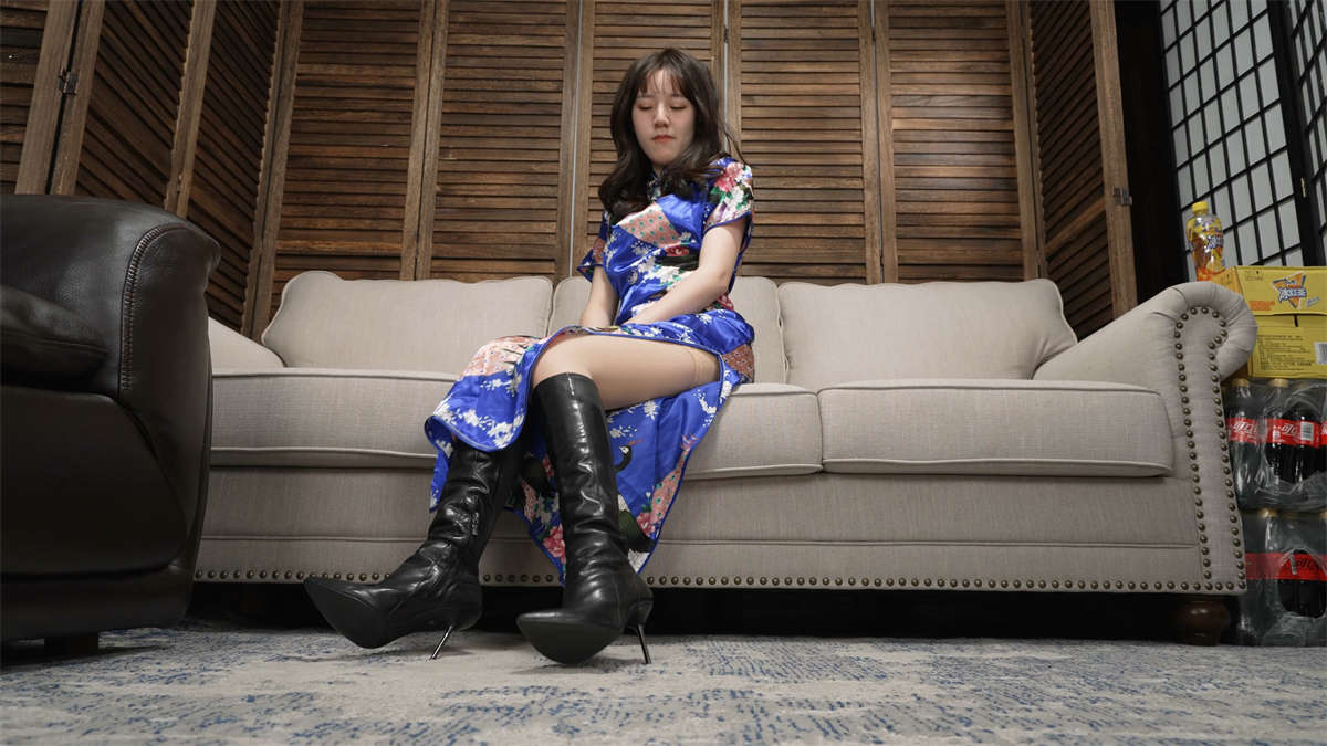 图片[2]-Sexy Asian Girls Feet Vol.102 美女Lizi展示性感的肉色丝袜脚丫-日更街拍