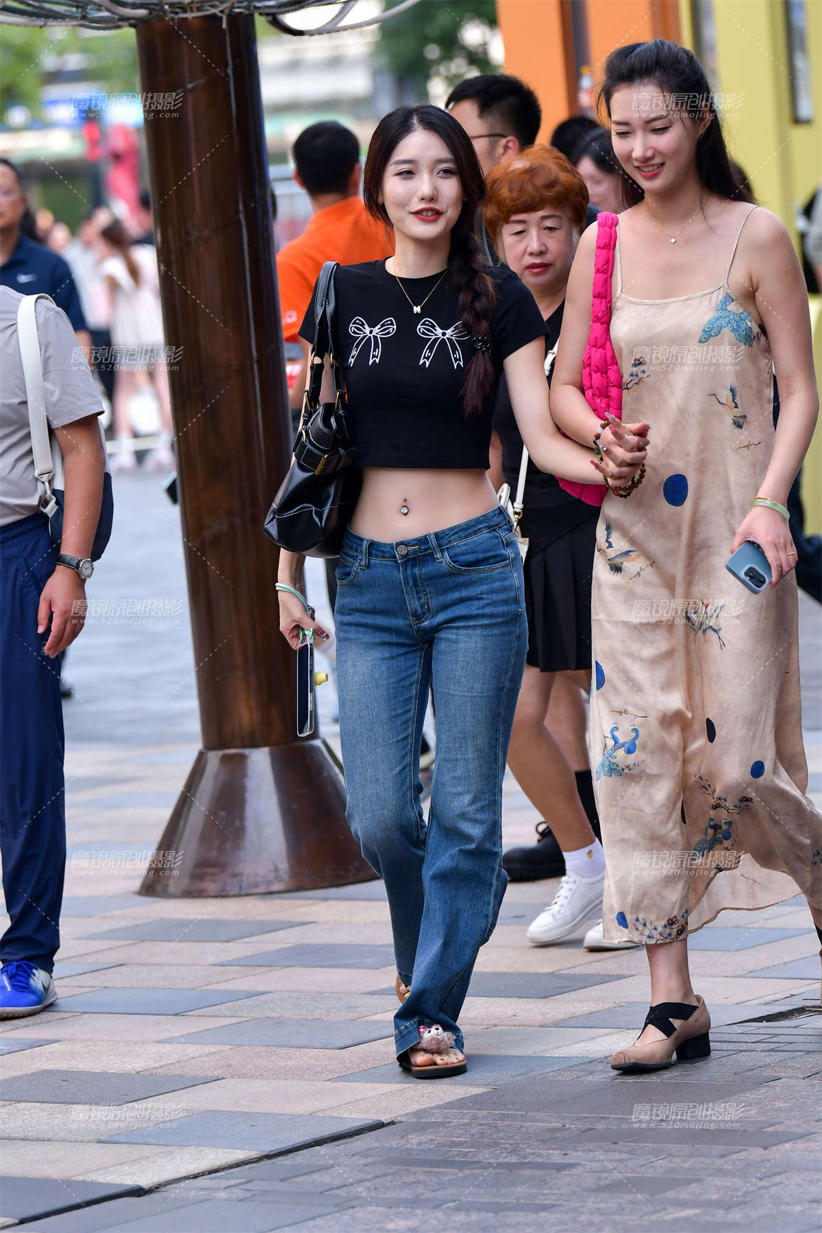 ★美脐牛仔裤美女-日更街拍