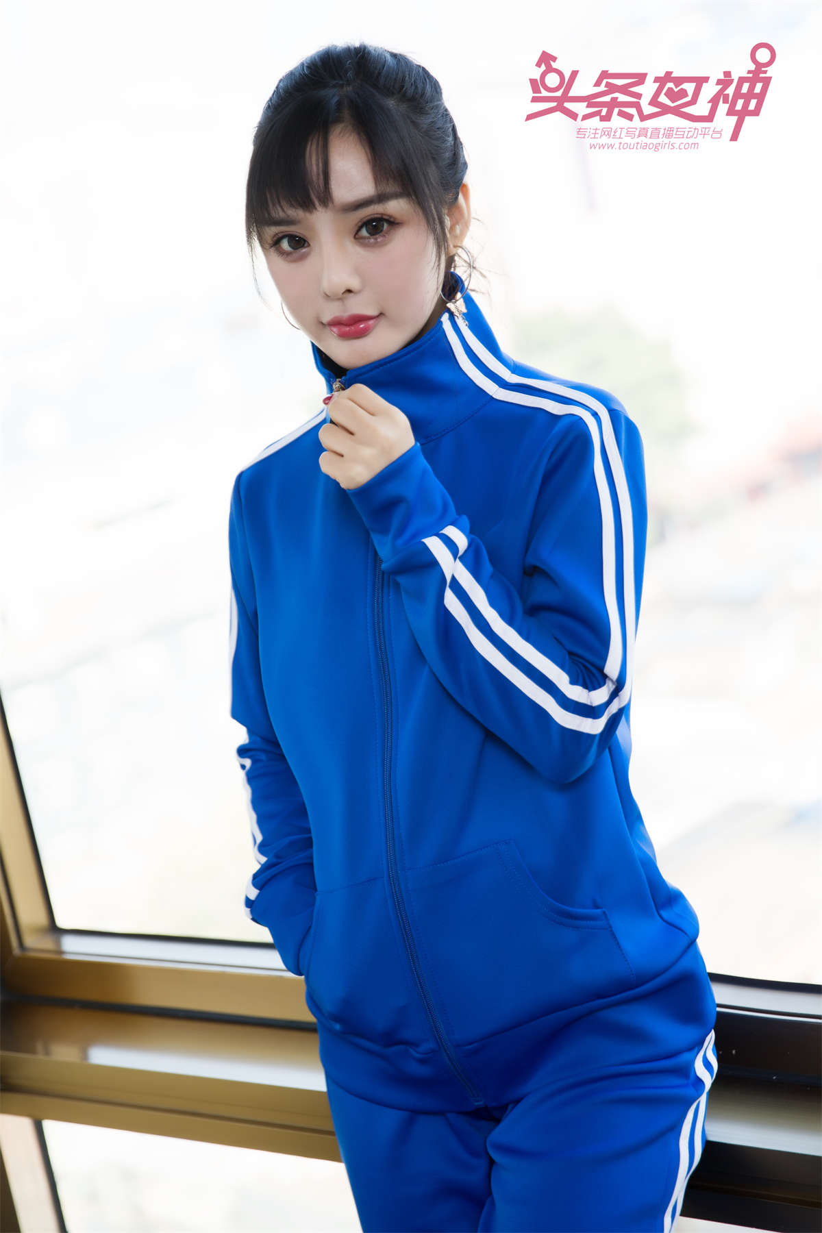 TouTiao头条女神 2017.11.26 周熙妍 期中考试-日更街拍