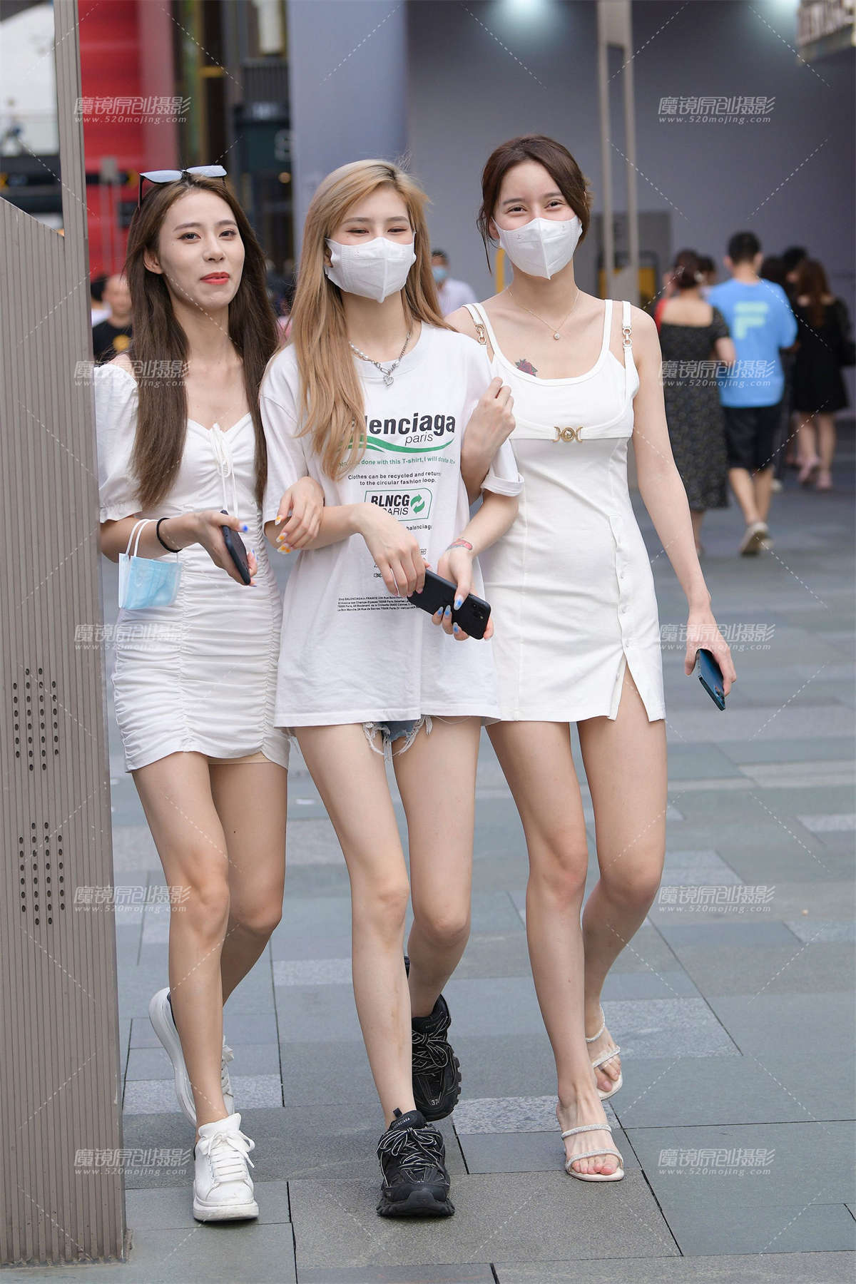 三个女人一条街-日更街拍