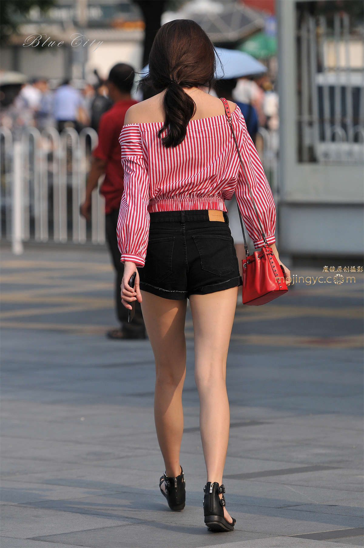 图片[2]-气质颇佳的美女-日更街拍