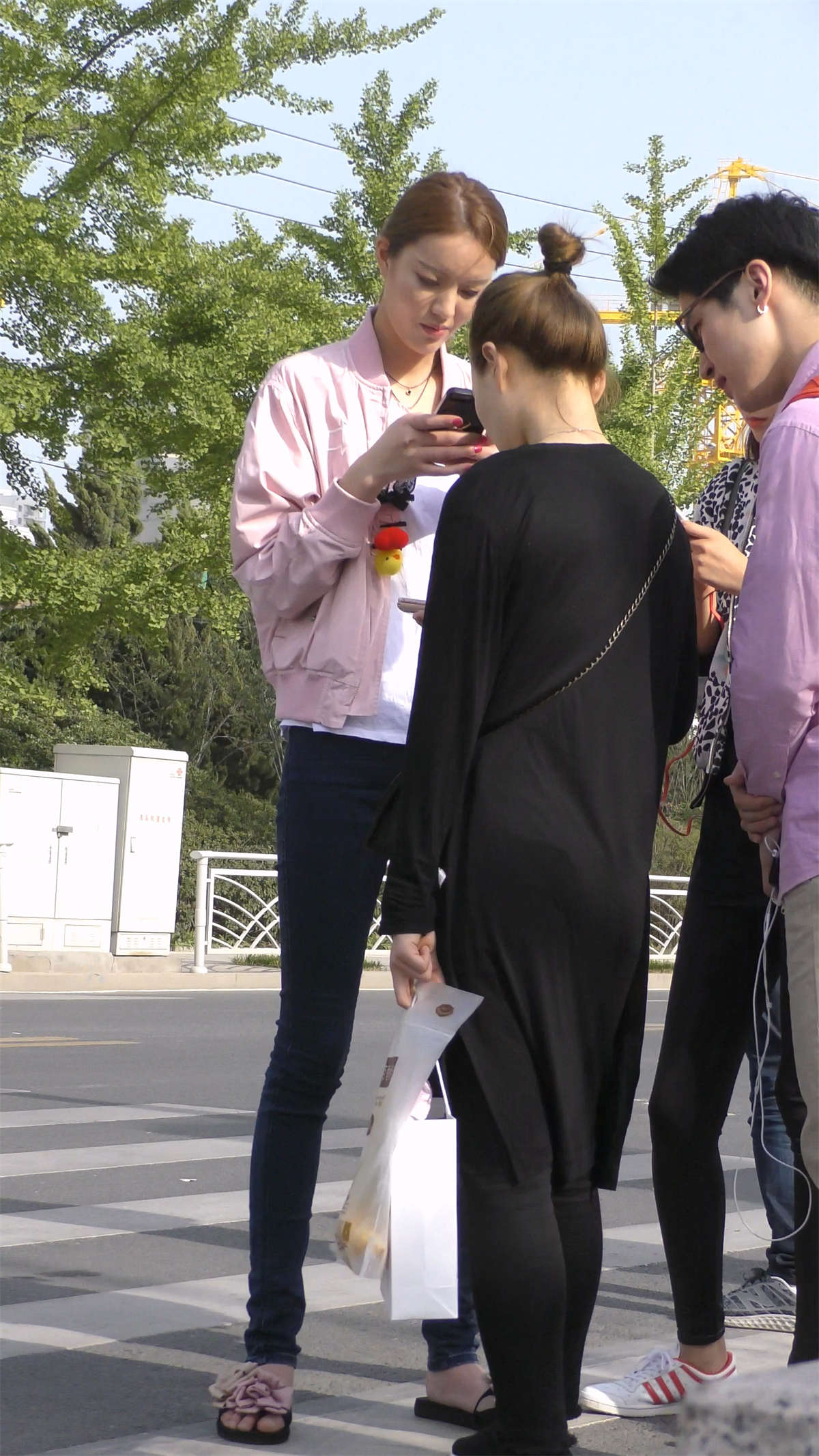 图片[2]-长腿蓝牛美女模特-日更街拍