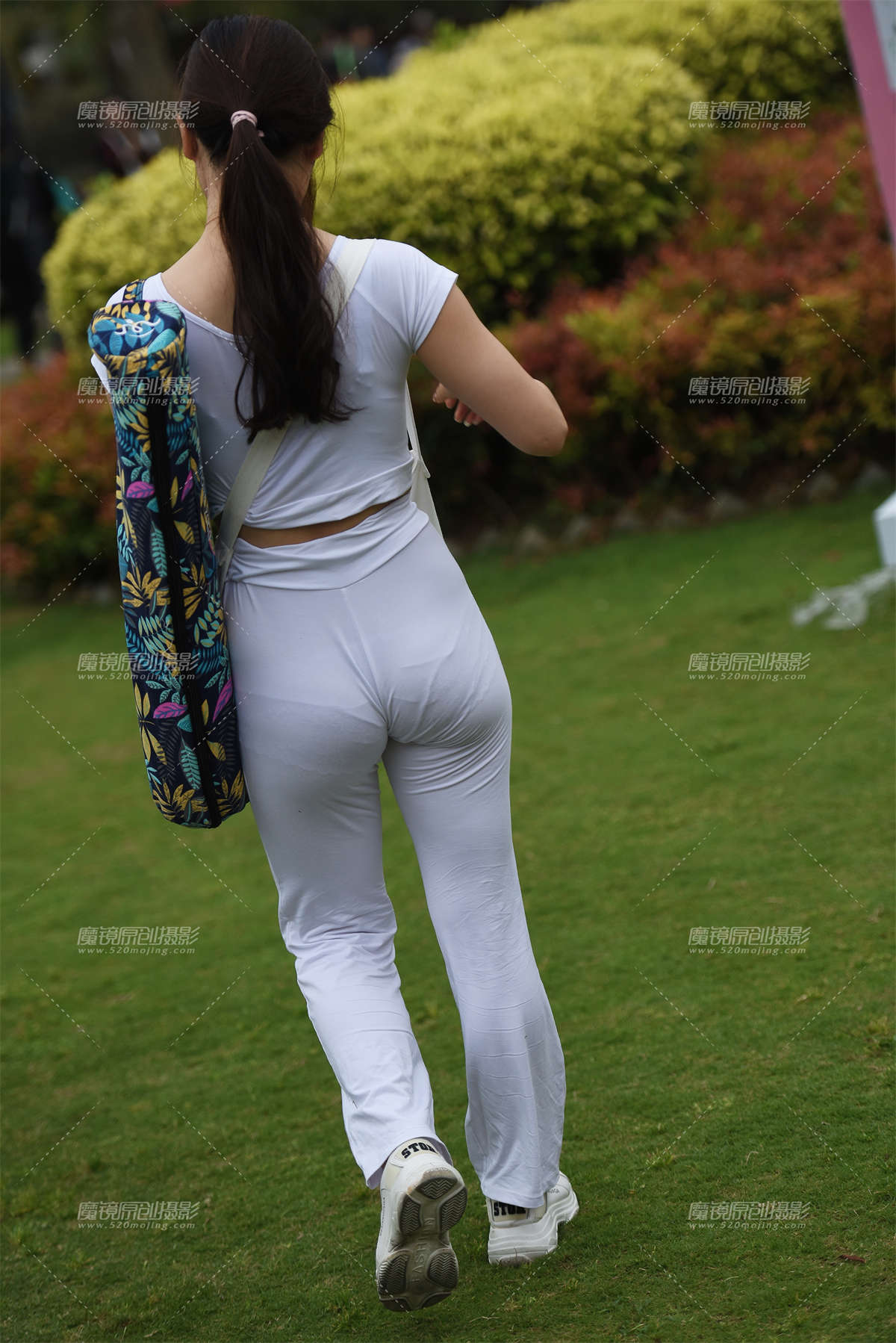 图片[2]-草坪上的舞蹈-日更街拍
