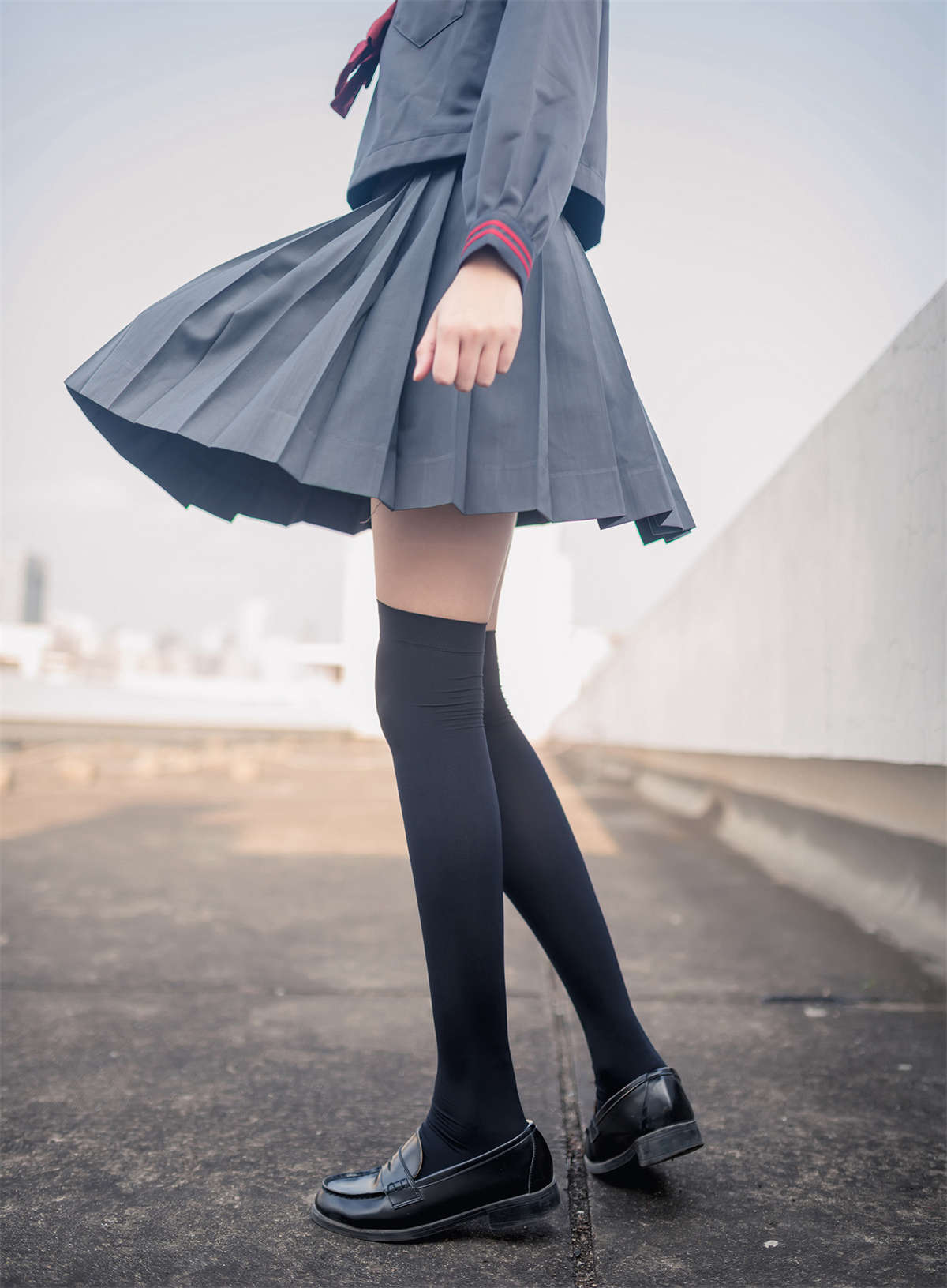 图片[2]-风之领域 NO.131 JK长腿黑丝-日更街拍