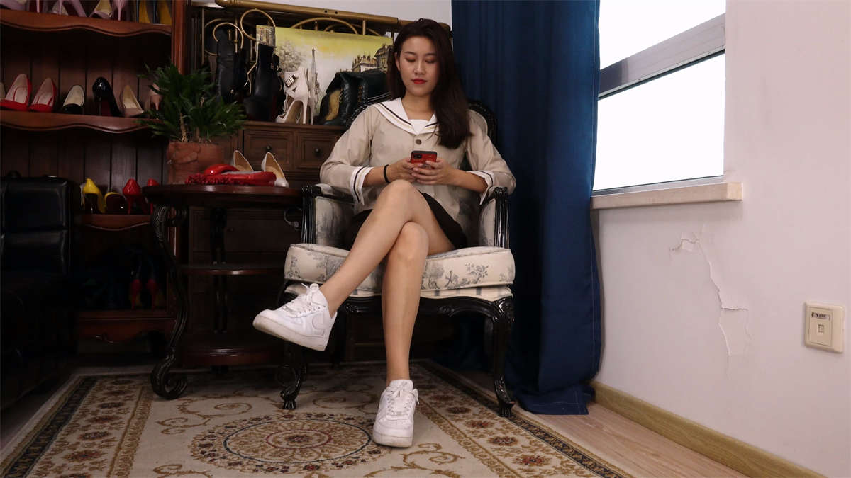 Sexy Asian Girls Feet Vol.106 李霞展示她的性感大脚-日更街拍