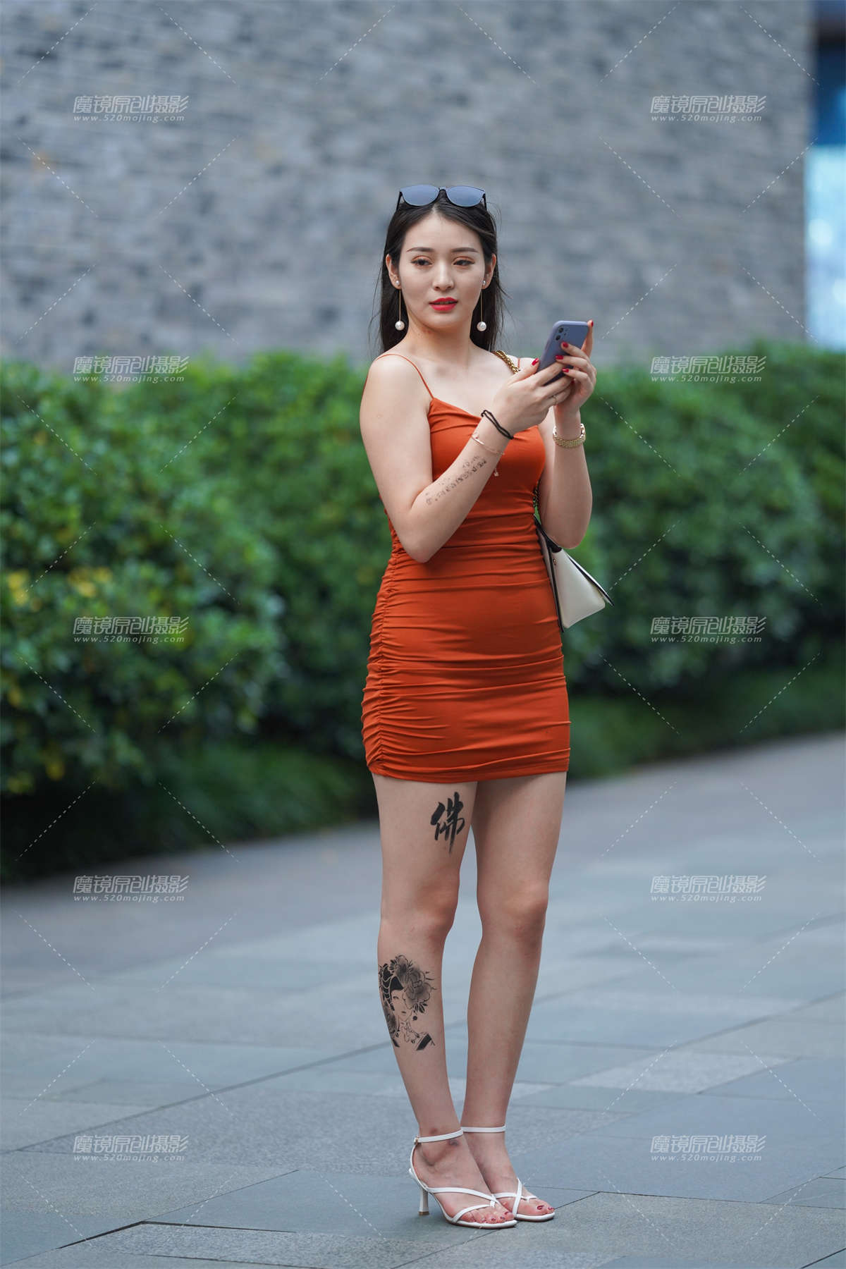 肉肉丰满的包臀裙美女 好喜欢-日更街拍