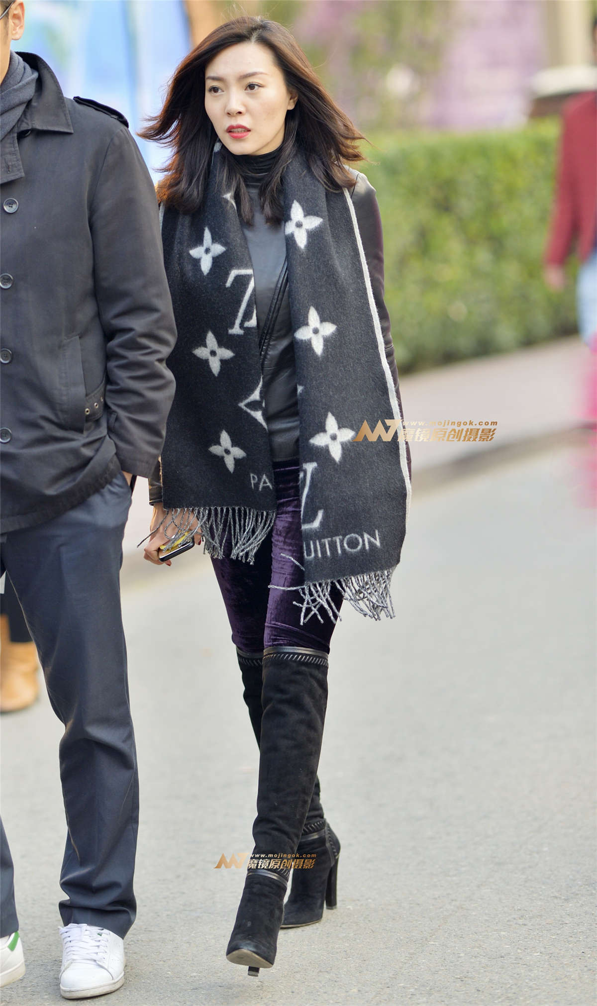 美臀长腿高靴-日更街拍