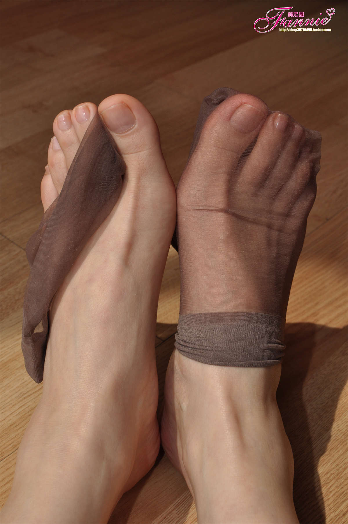 图片[2]-Fannie芬妮美足园NO.77 触摸阳光（灰丝特写）-日更街拍