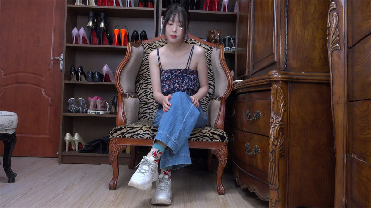 图片[2]-Sexy Asian Girls Feet Vol.108 美女王佳展示原味棉袜裸足-日更街拍