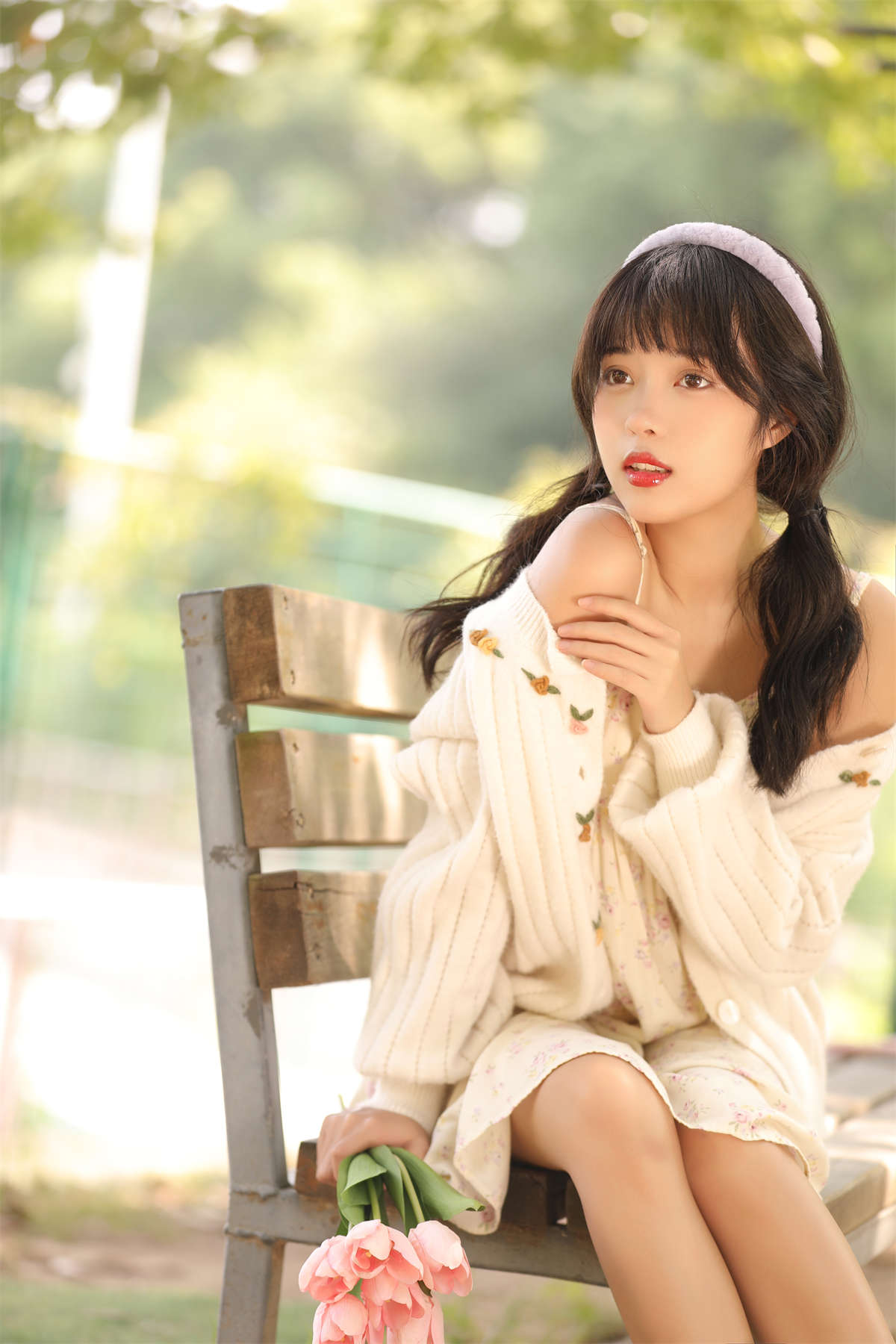 YITUYU艺图语 2022.10.06 偶尔发呆 小薇人儿插图1