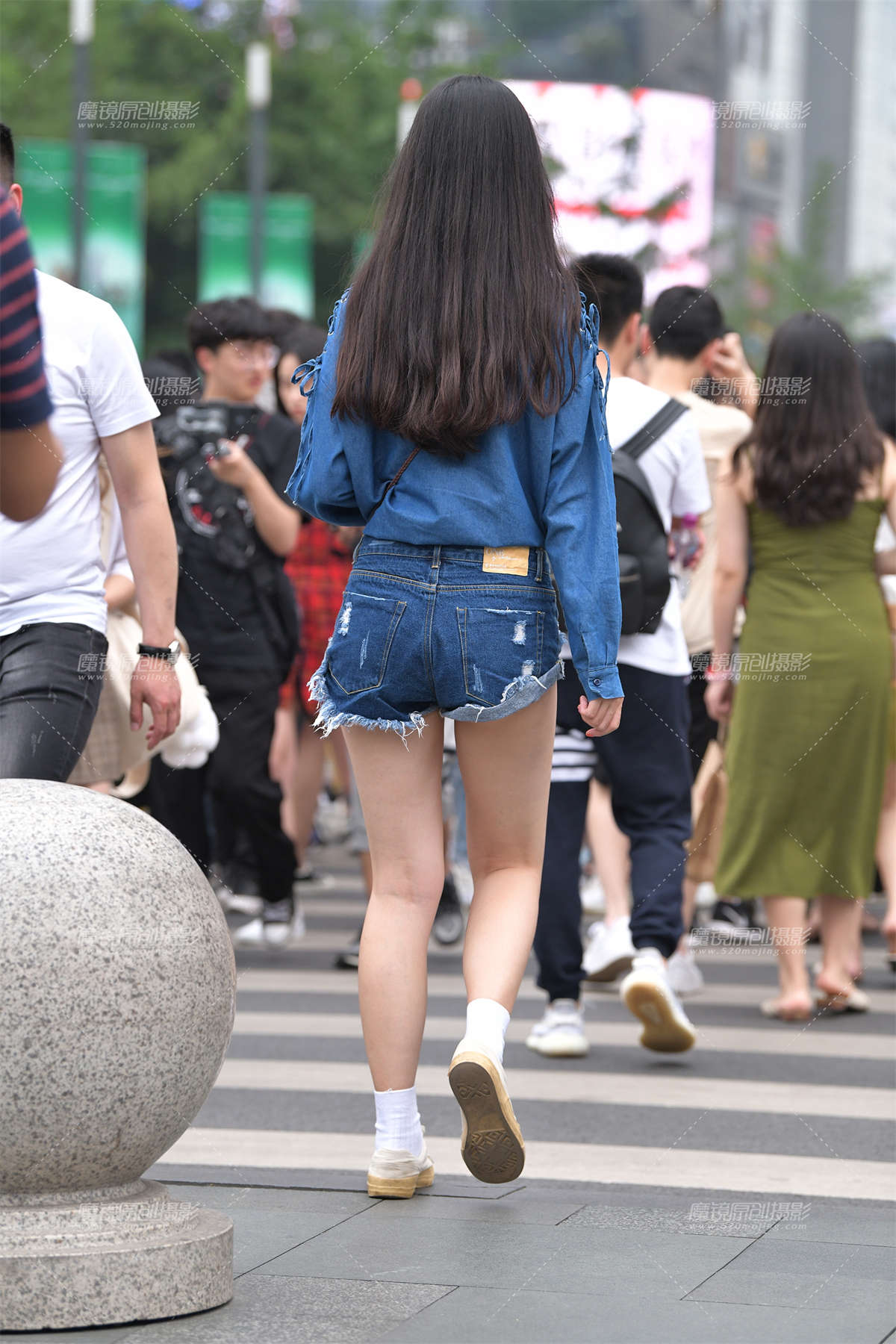 图片[2]-青春的热裤美眉-日更街拍