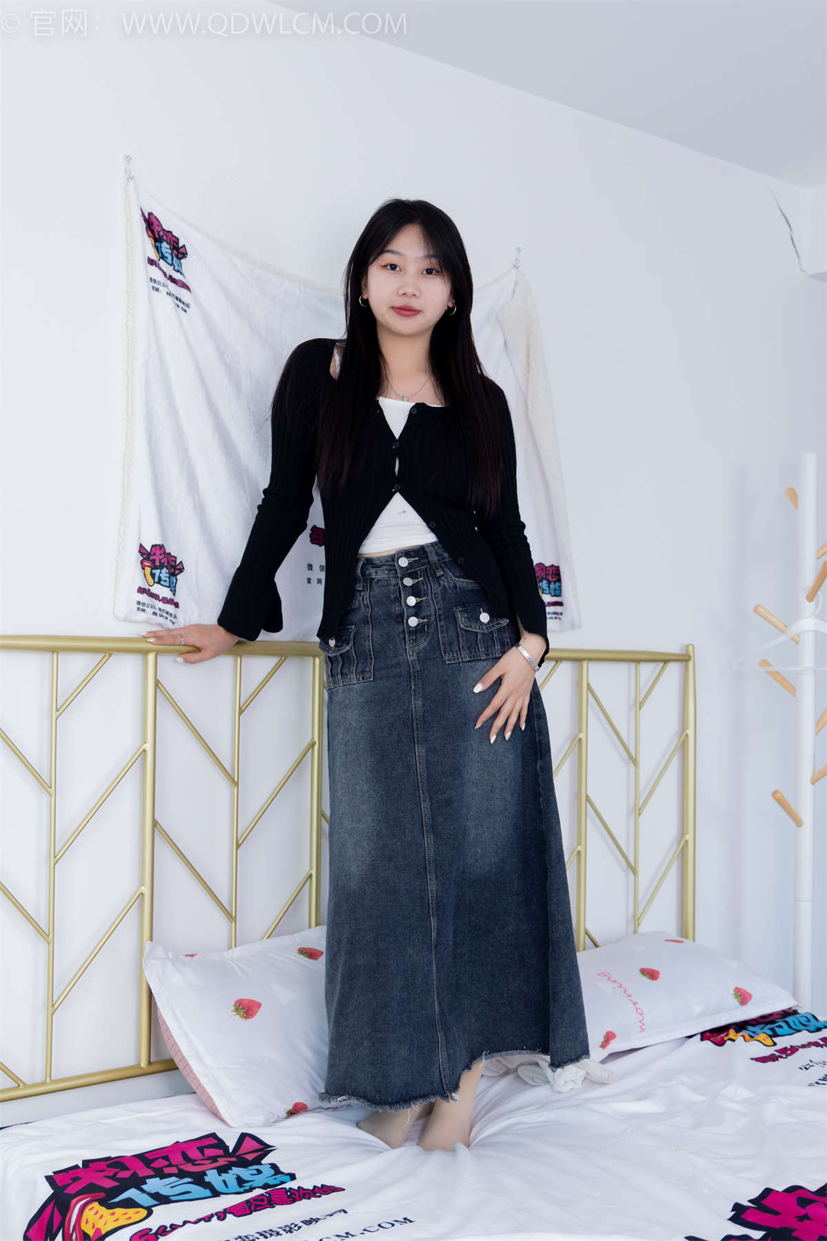 图片[2]-物恋传媒 NO.1536 圆圆-神秘黑猫-日更街拍