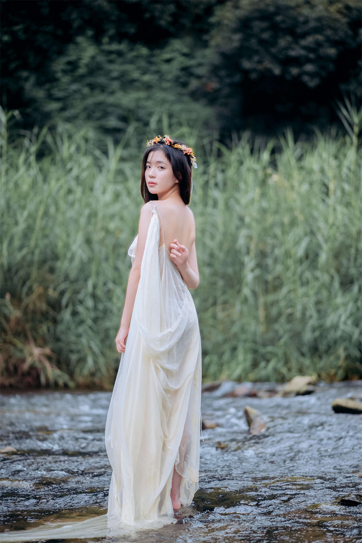 YITUYU艺图语 2023.07.20 氤氲少女 芷婷-日更街拍