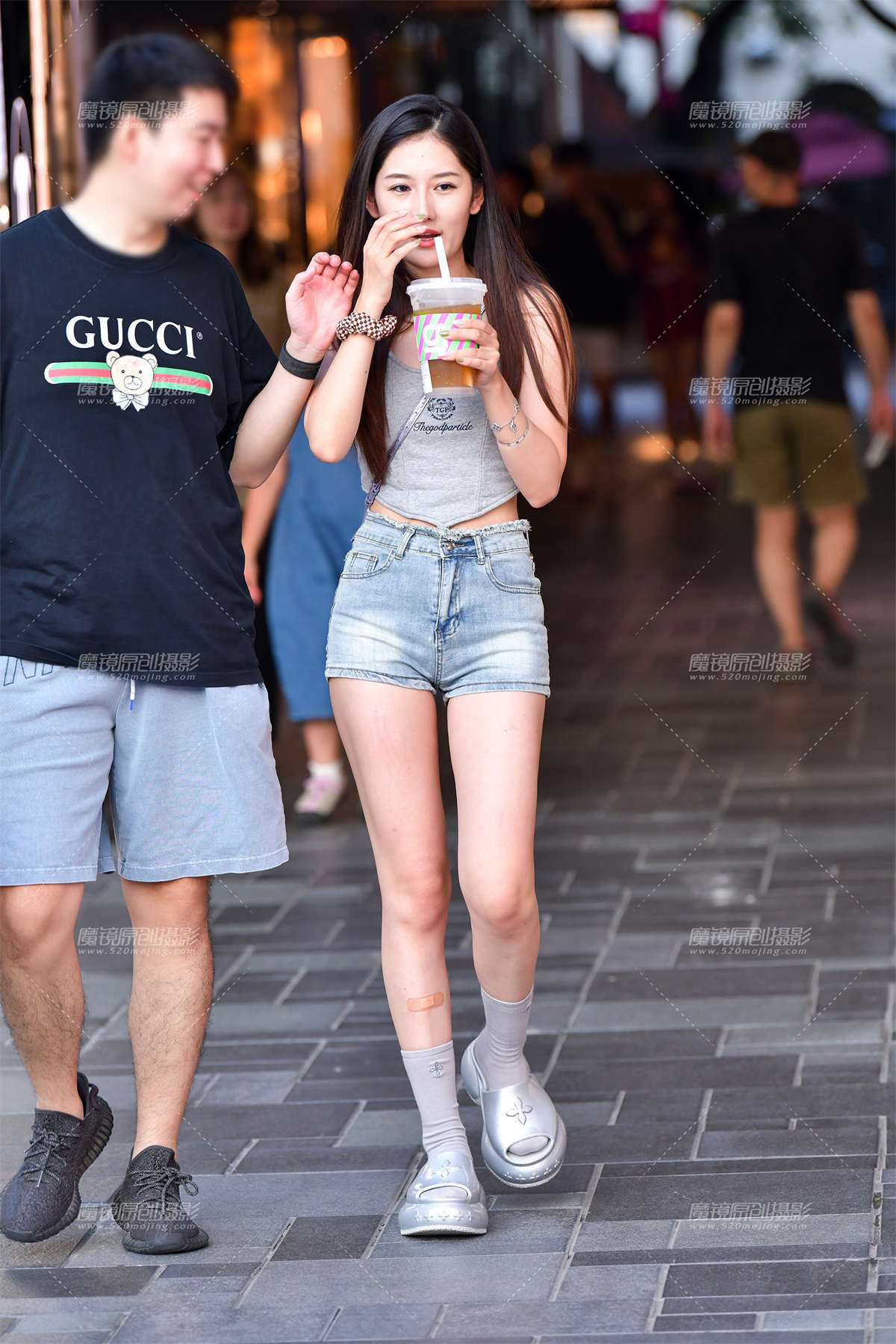 ★清新热裤美女-日更街拍