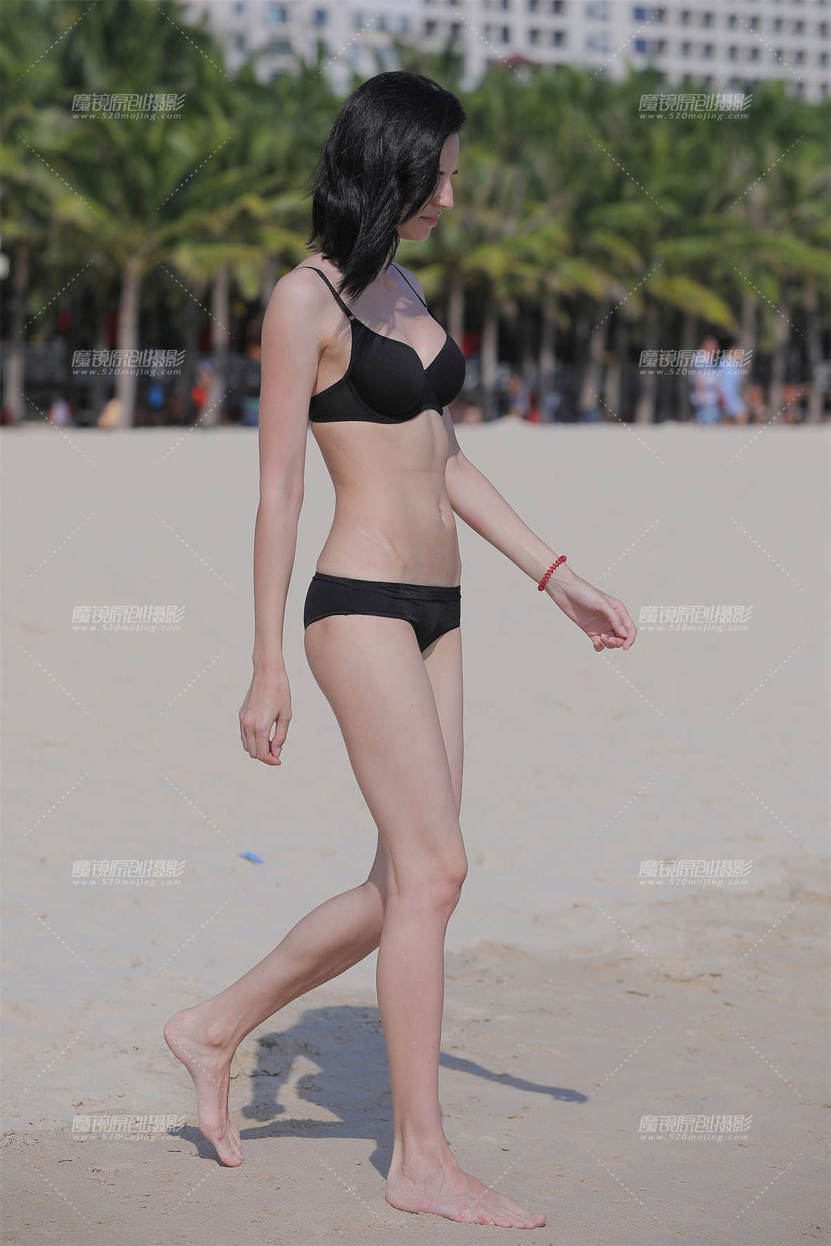 【视觉冲击赛贴】性感三点式美女-日更街拍