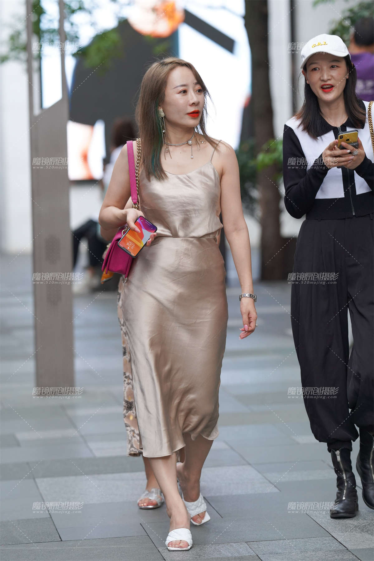 性感长裙的韵味-日更街拍