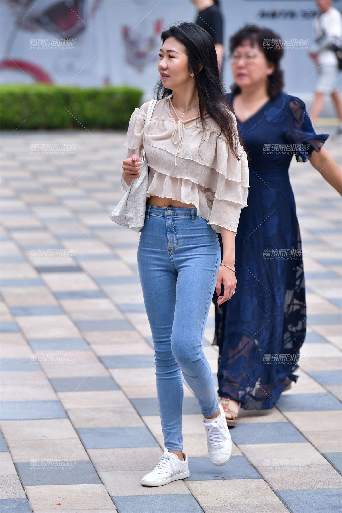 图片[2]-★纱衫牛仔裤美女-日更街拍