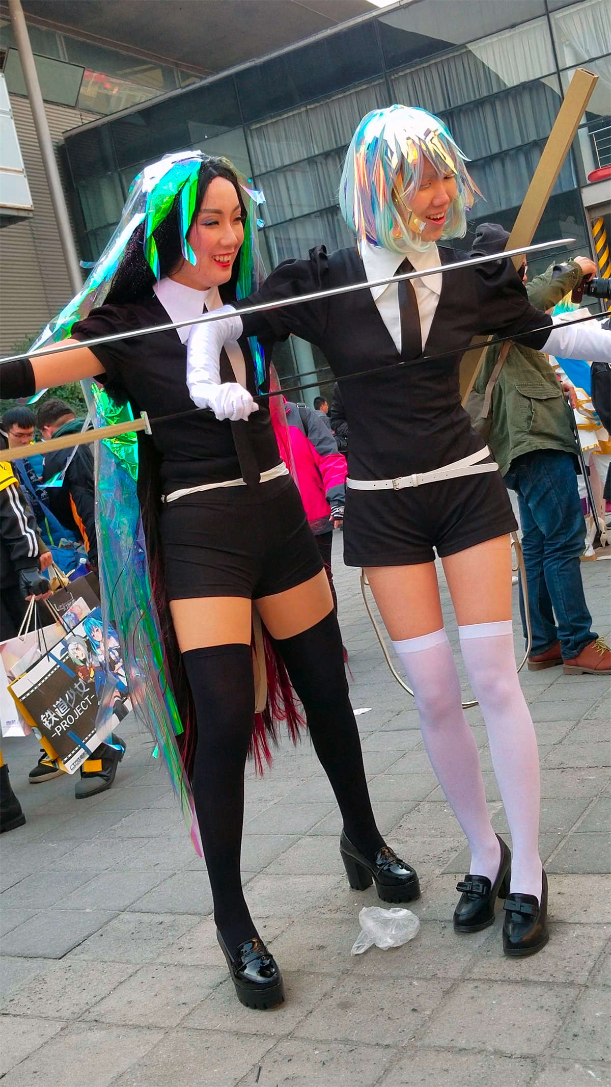 性感美腿cosplay的美女姐妹花-日更街拍