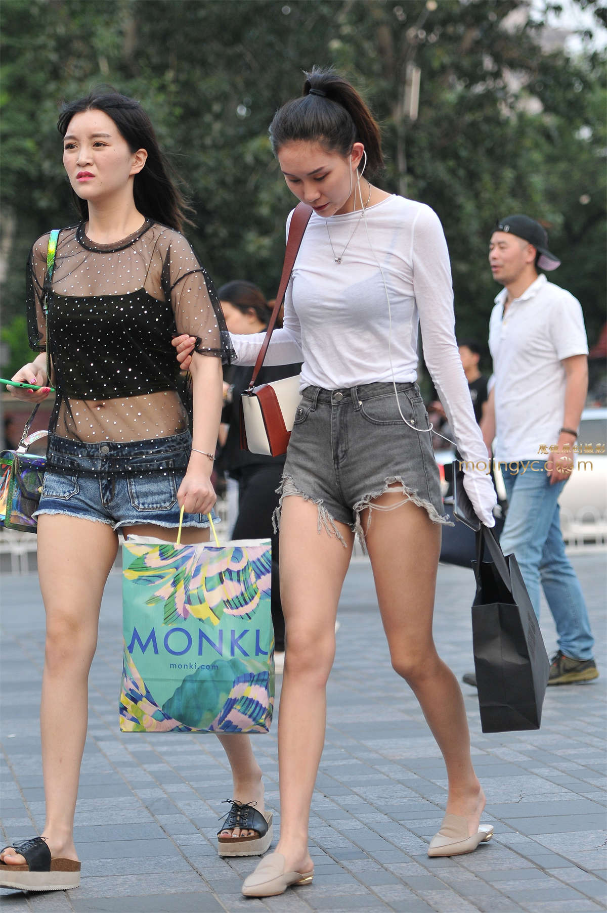 碎边热裤-日更街拍