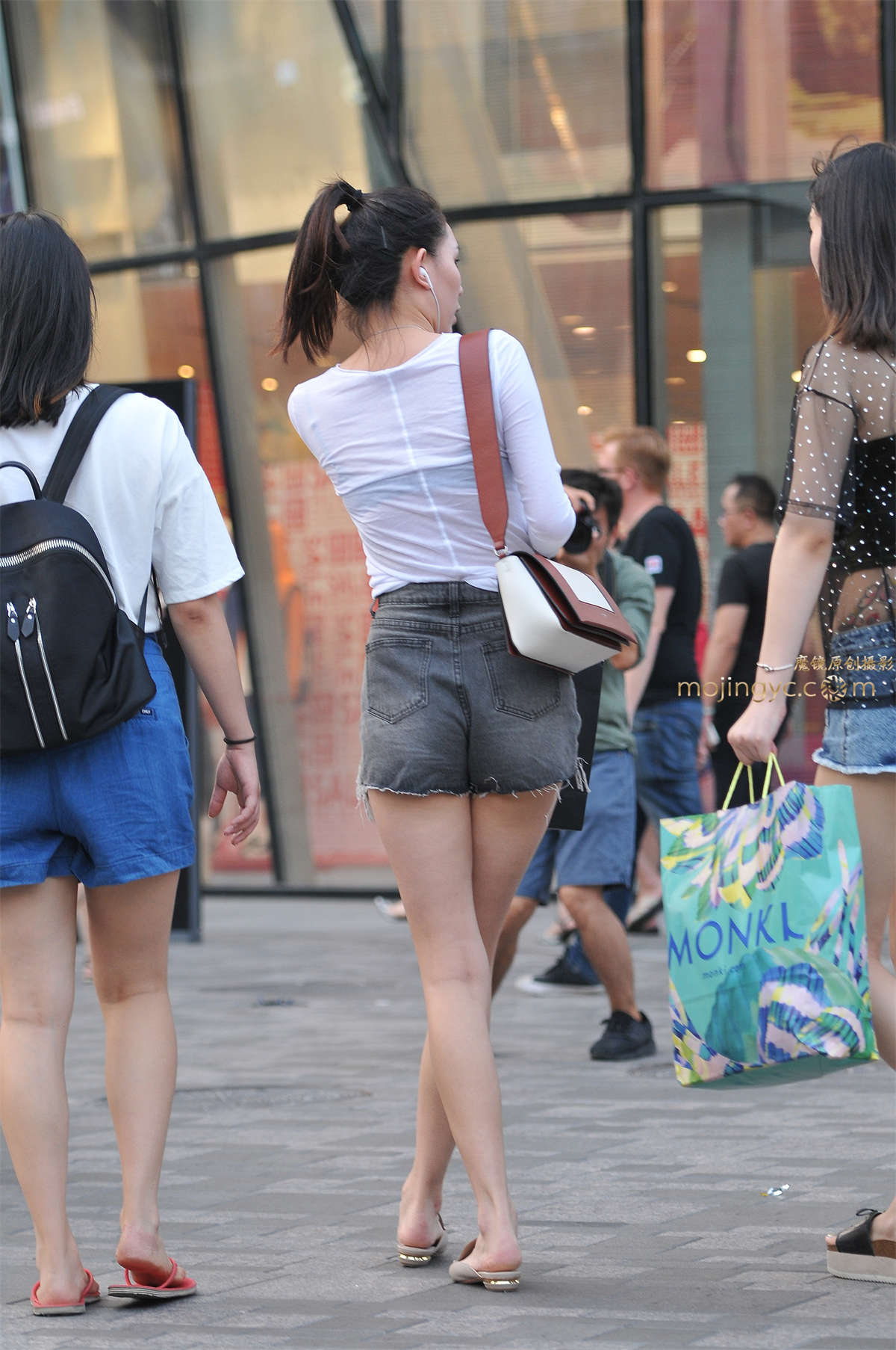 图片[2]-碎边热裤-日更街拍