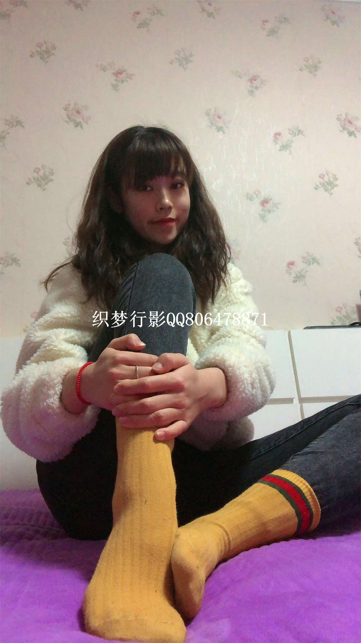 织梦行影摄影作品 第043期 黄色中筒袜-日更街拍