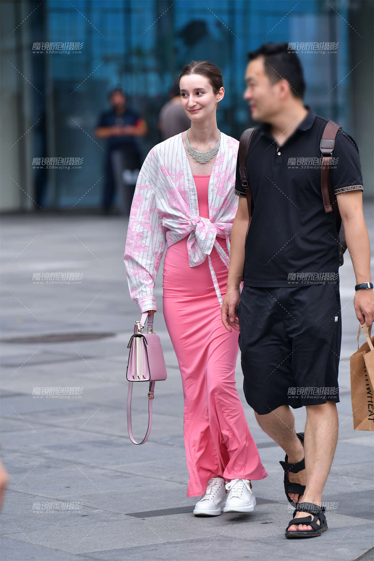 图片[2]-★水粉长裙美女-日更街拍