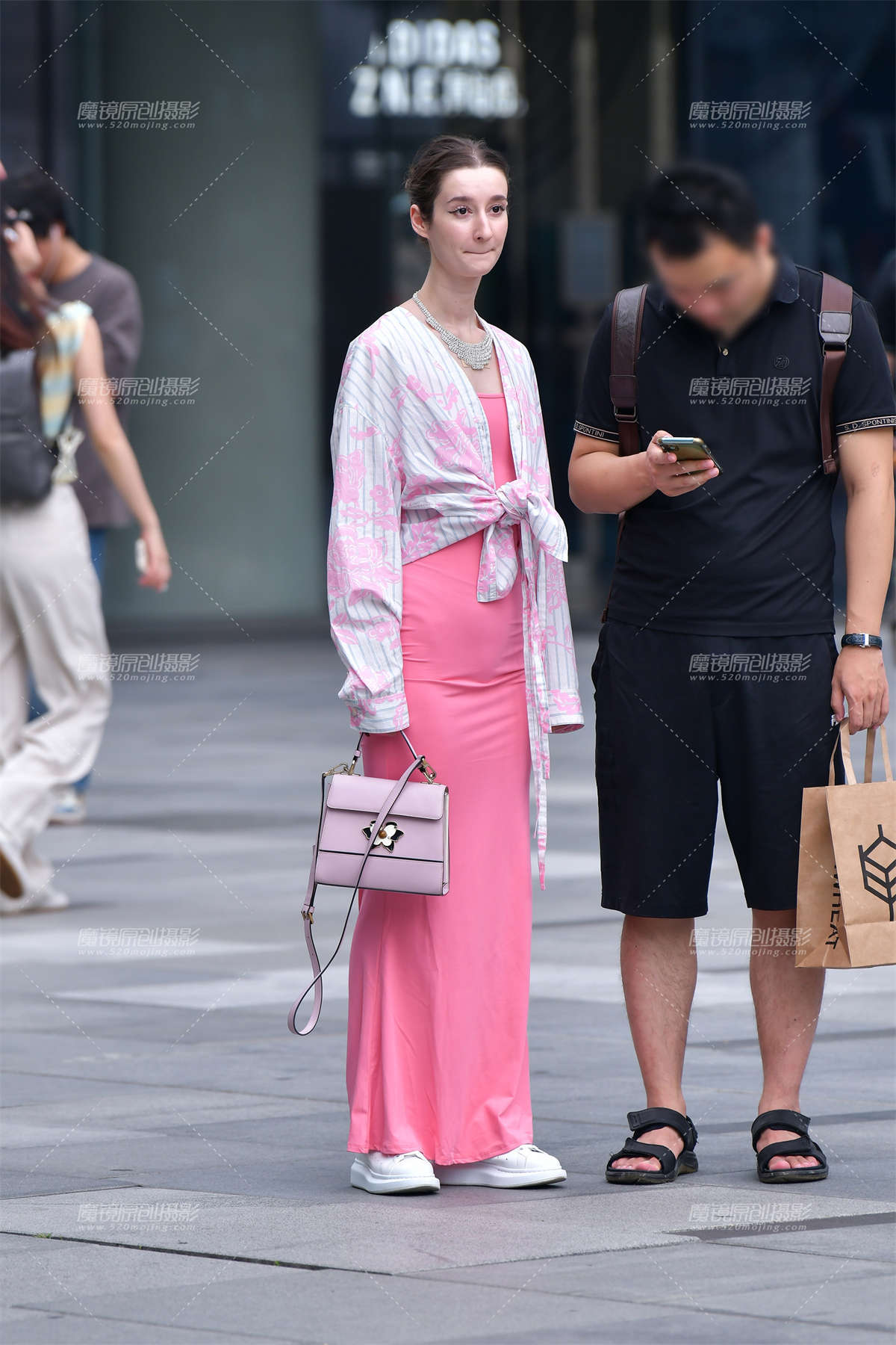 ★水粉长裙美女-日更街拍