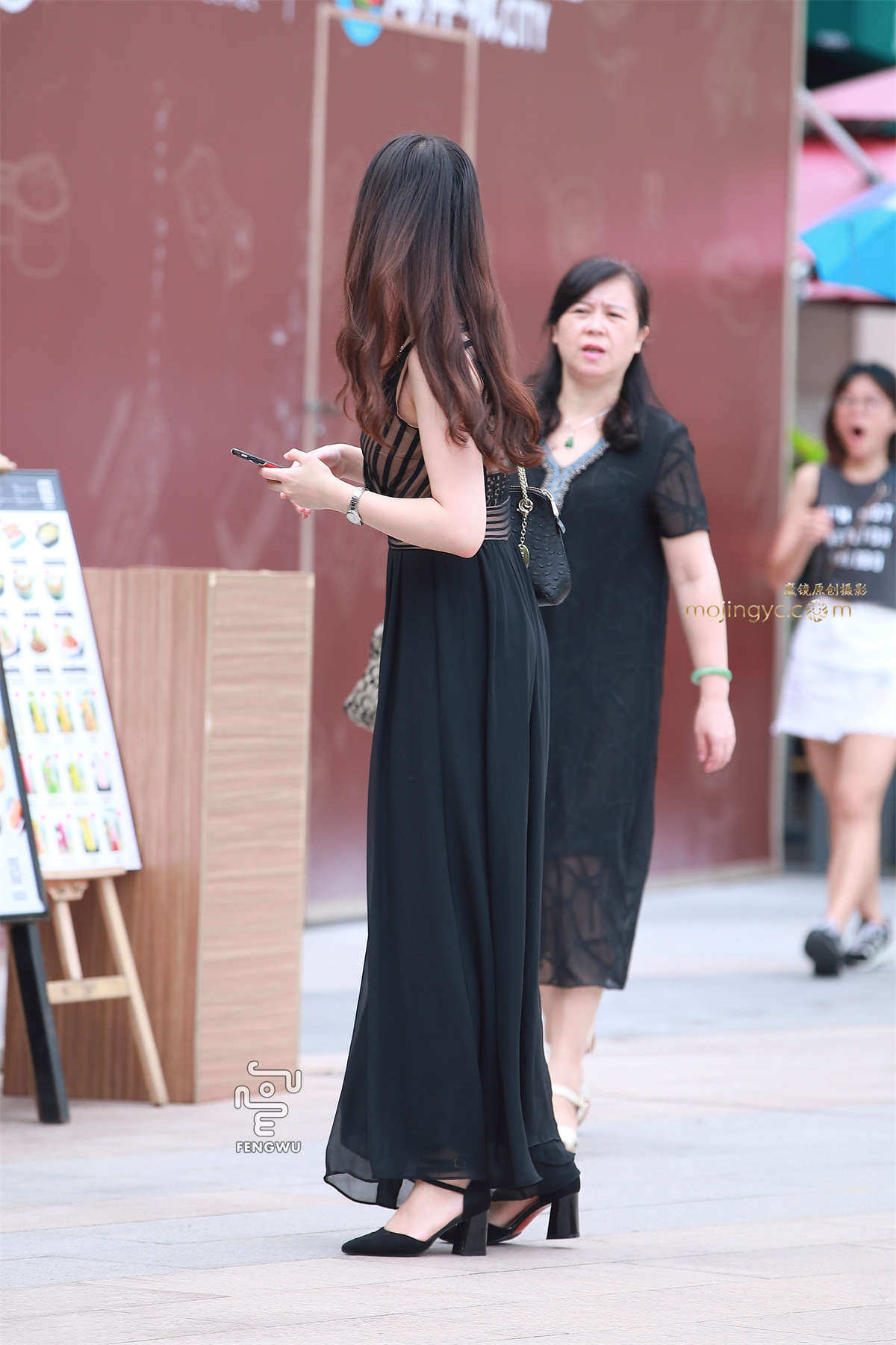 图片[2]-V领连衣裙，长发美女-日更街拍