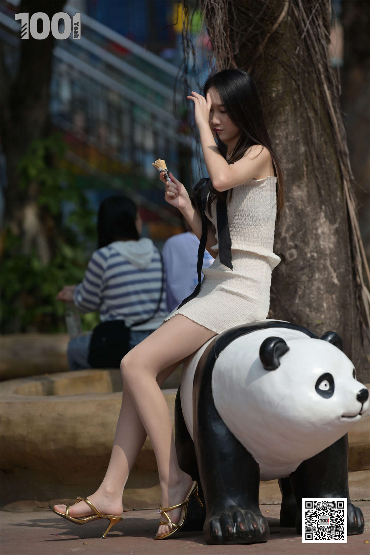 IESS异思趣向 一千零一夜103 腿腿 妈妈，那个姐姐有冰淇淋4-日更街拍