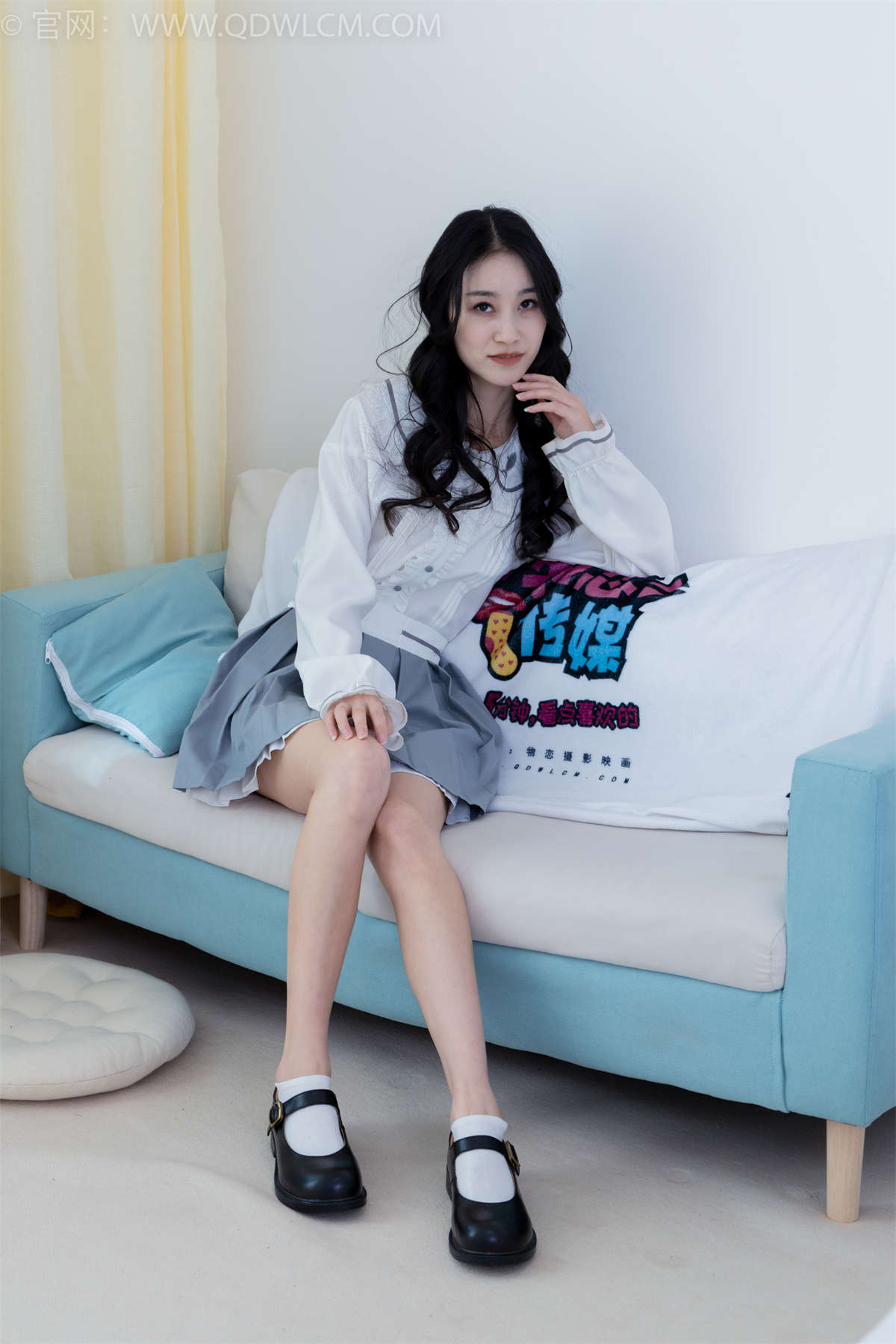 物恋传媒 NO.1811 果汁-像风一样-日更街拍