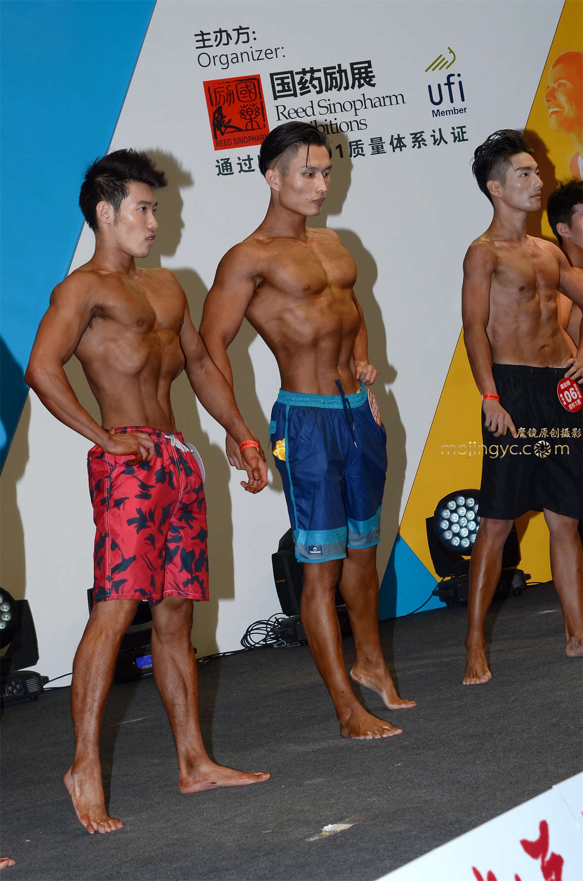 图片[2]-【验证街拍大赛NO.5】神摄手赛21 肌肉男的排练-日更街拍