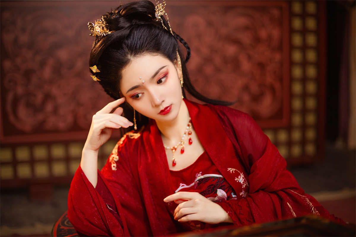 YITUYU艺图语 2021.08.21 公主小札—迎亲 猫夏小卡-日更街拍