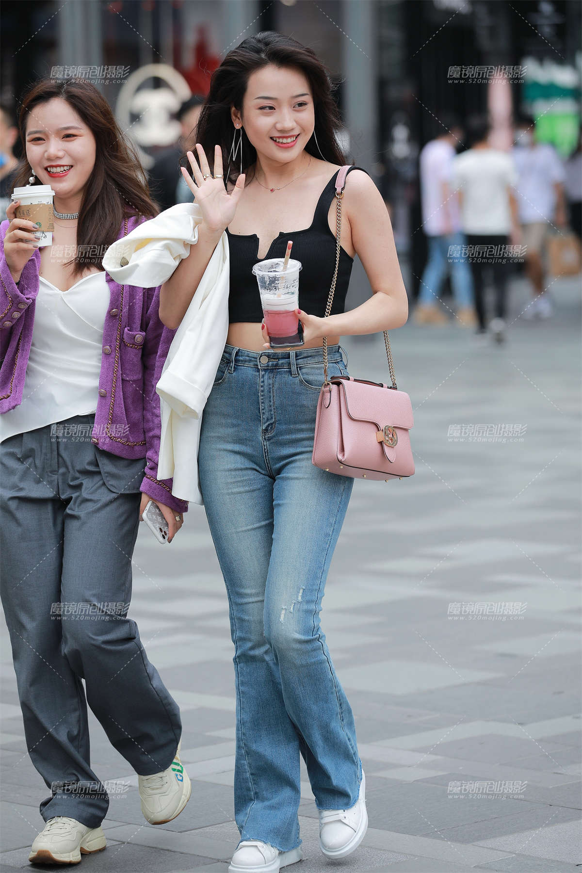 蓝牛甜美小妹-日更街拍