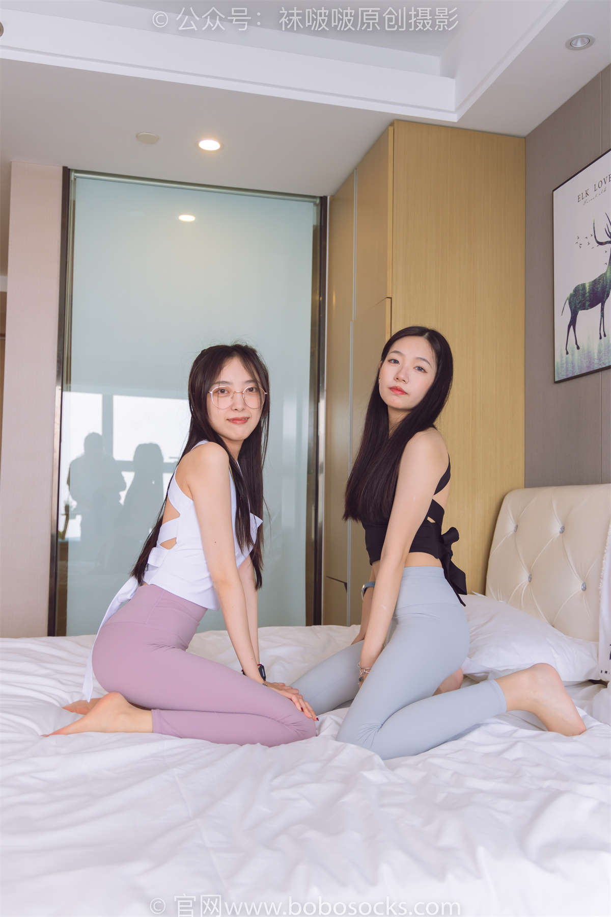 图片[2]-袜啵啵 No.186 小甜豆稚予-瑜伽裤、运动鞋、肉丝（裤里丝：小甜豆油亮脚尖透明款；稚予一双五指袜肉丝，一双普通肉丝脚尖透明款）花絮版-日更街拍