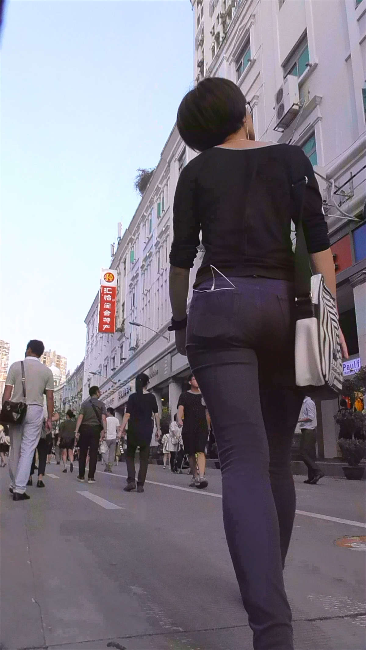 图片[2]-丰腴肉紫色紧身裤少妇-日更街拍