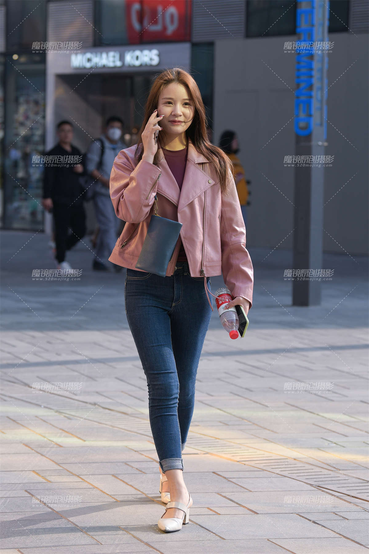 【街拍之魂赛帖】去买口红的紧牛__-日更街拍