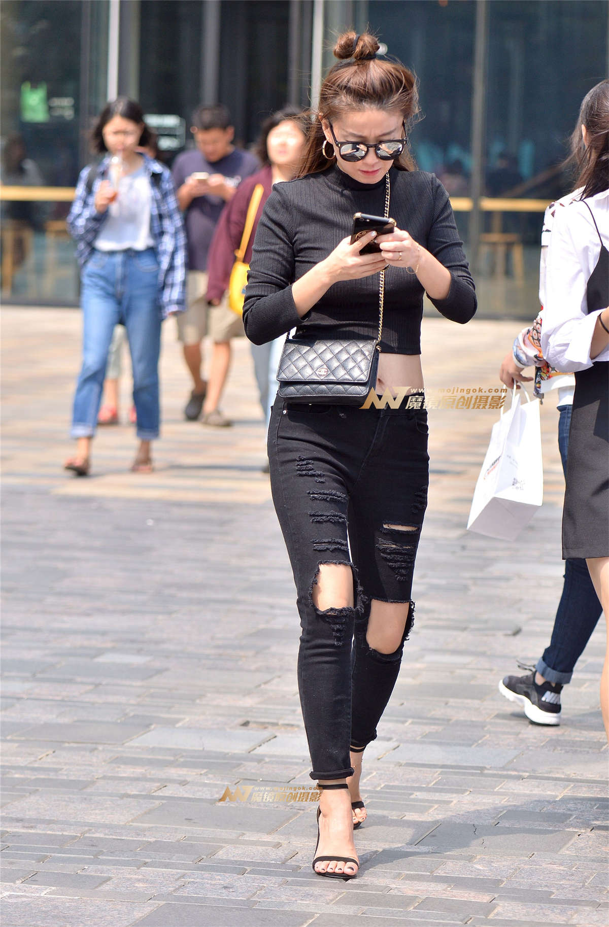 紧裤包臀性感闺蜜-日更街拍