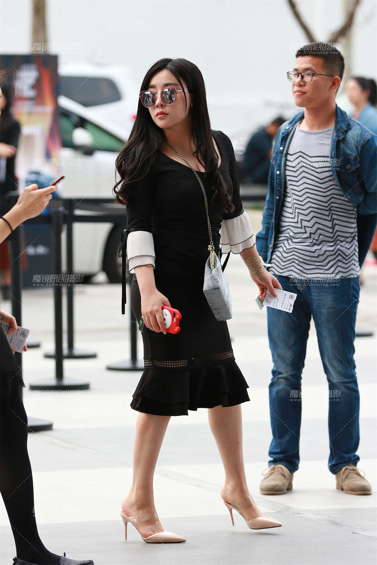 前凸后翘的__-日更街拍