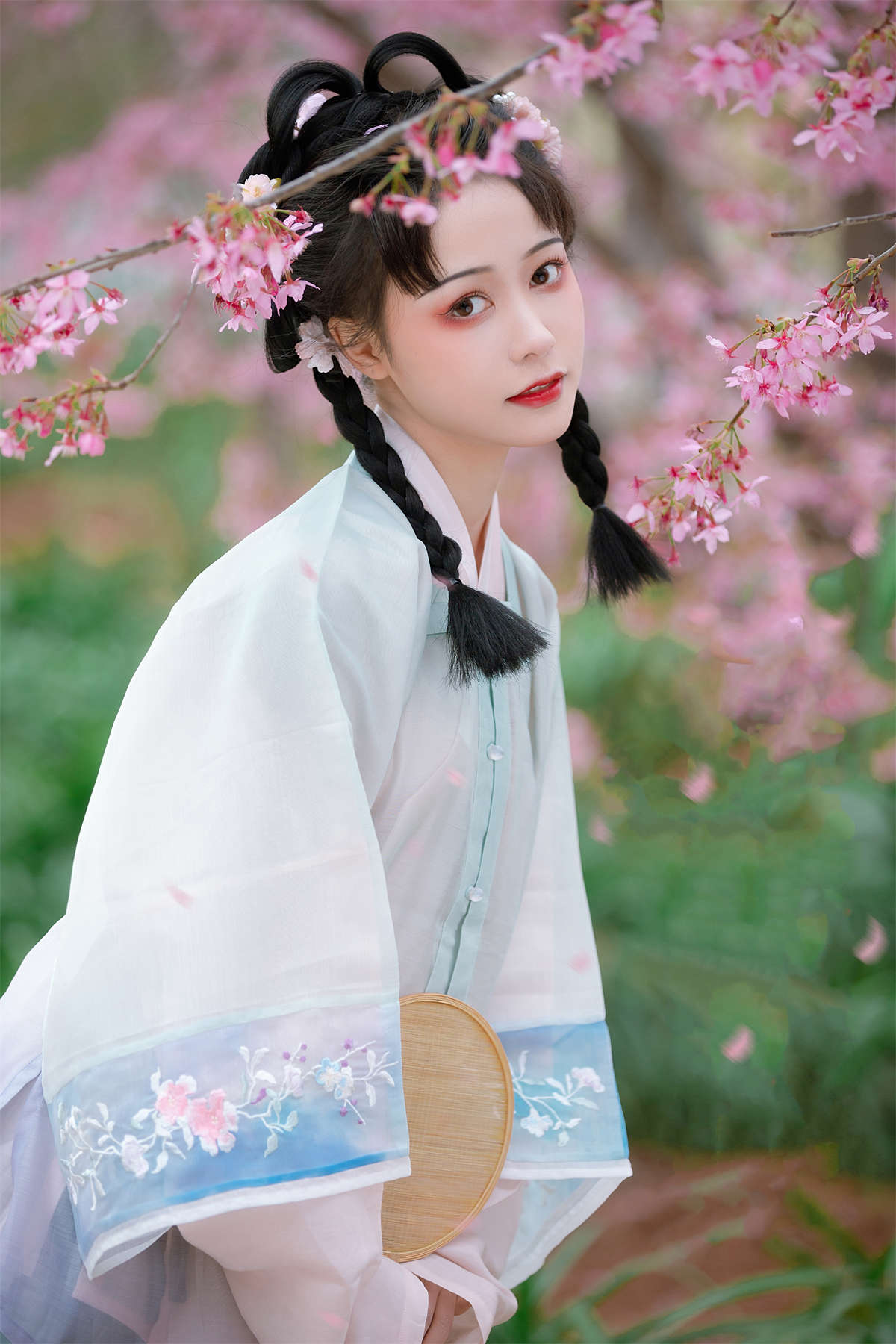 YITUYU艺图语 2022.08.16 漫樱 梨一依-日更街拍