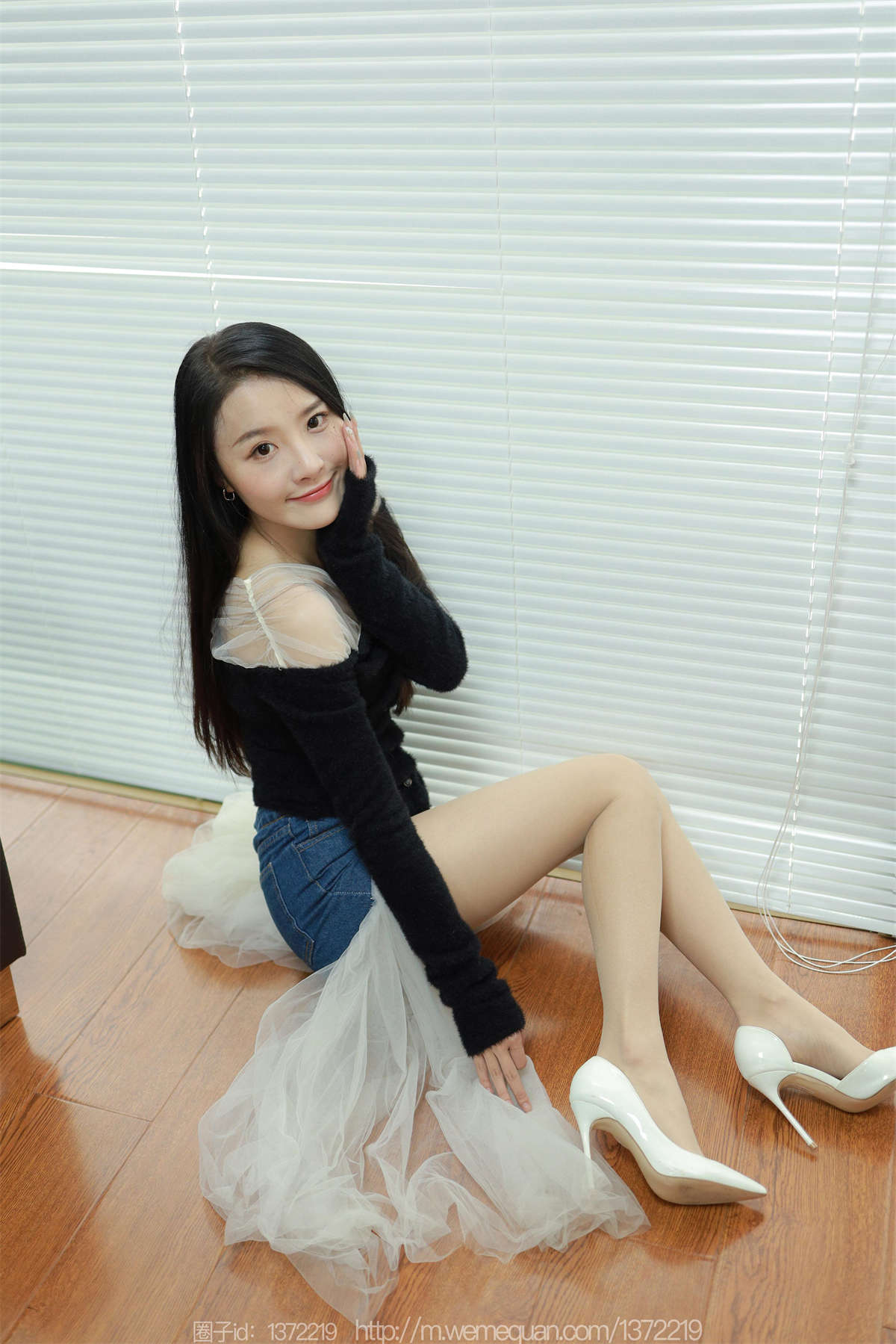 IESS异思趣向 2023.03.13 丝享家1389：婉萍 偶遇单身狗-日更街拍