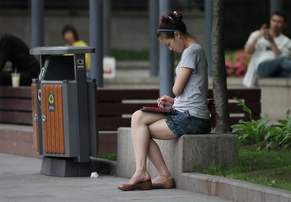 图片[2]-踏青公园街拍系列No.1376 只要人足俱佳，挑鞋玩鞋也能拍出大套-日更街拍