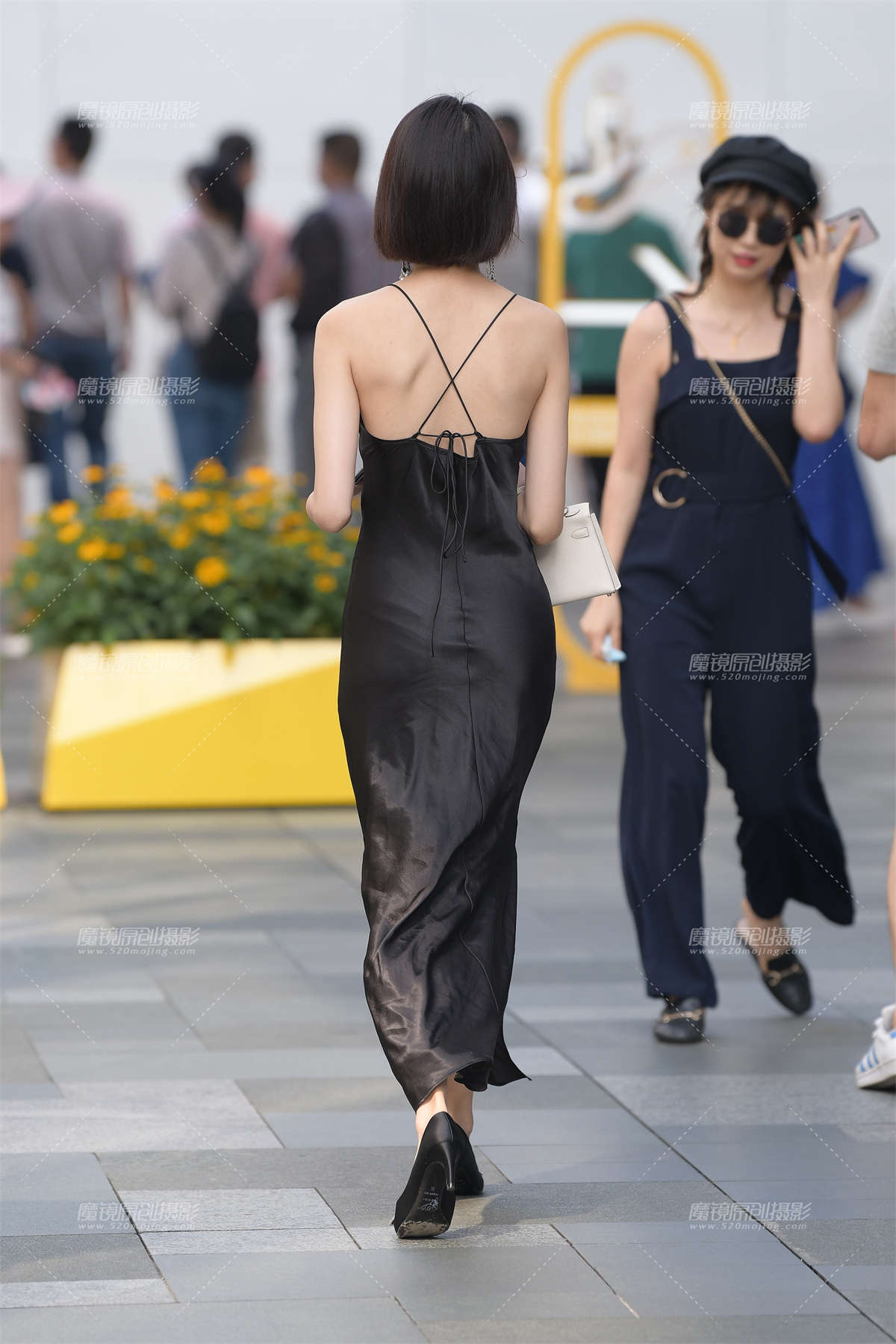 图片[2]-吊带裙小姐姐~-日更街拍