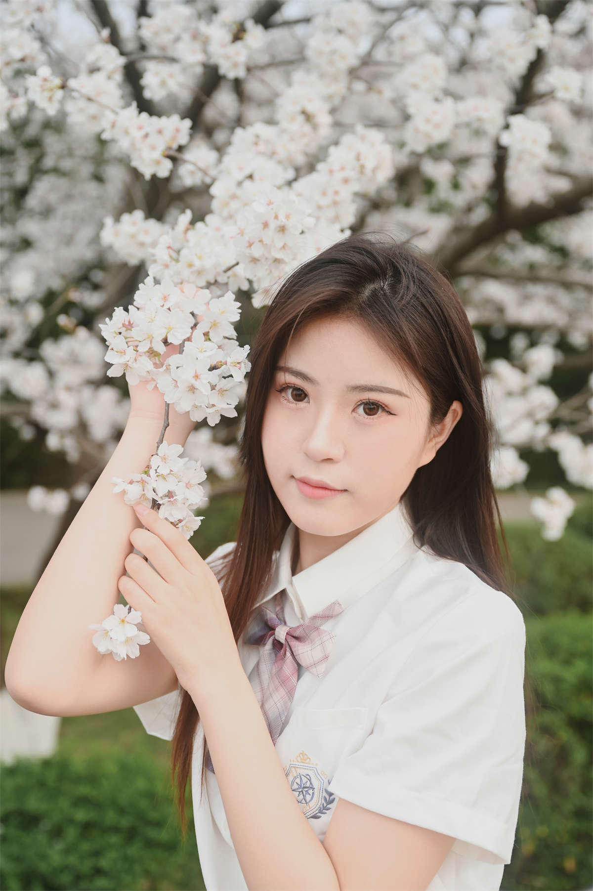 YITUYU艺图语 2022.10.17 樱花色的天空下 琪琪插图1